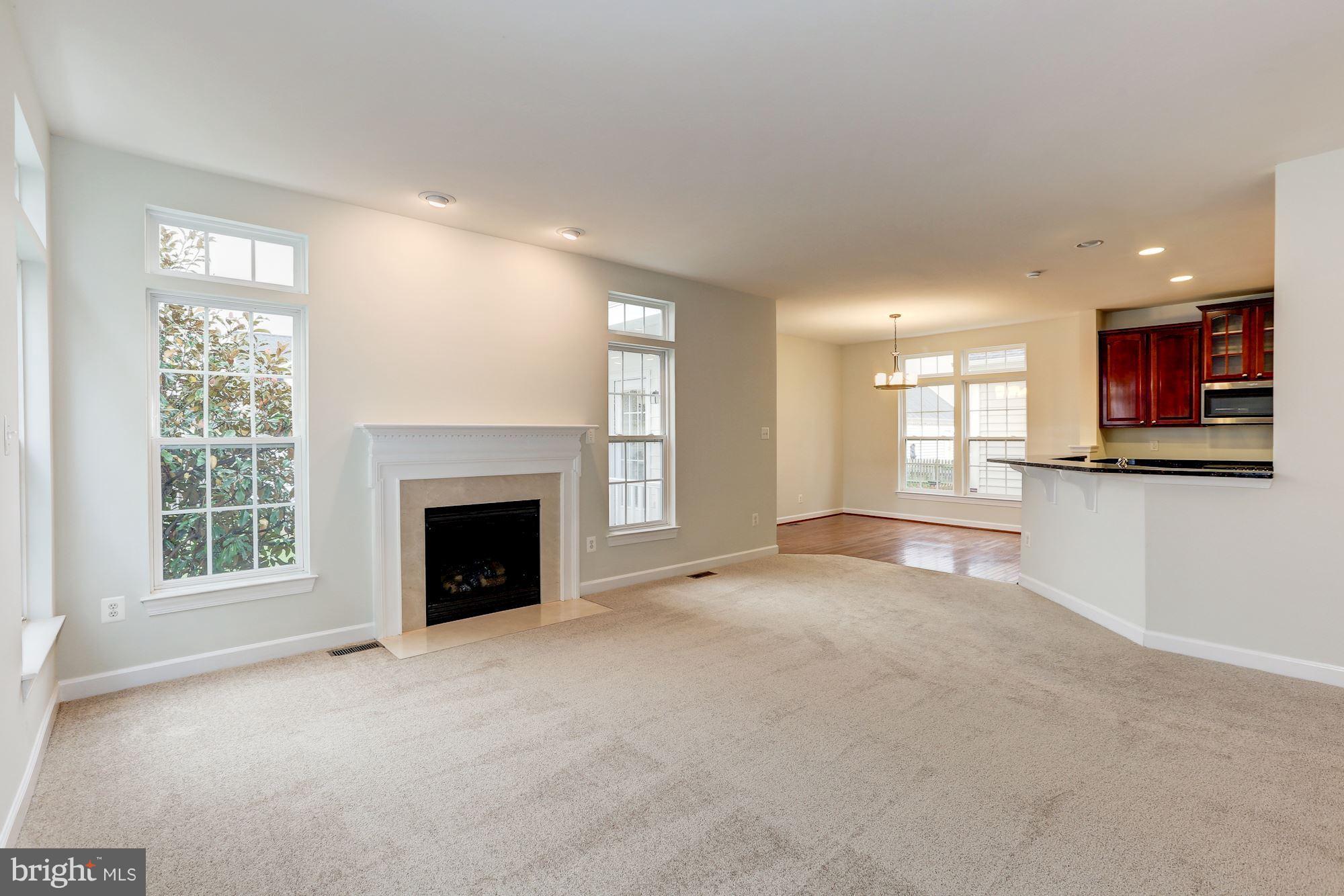 ADAMSTOWN COMMONS - Residential Lease