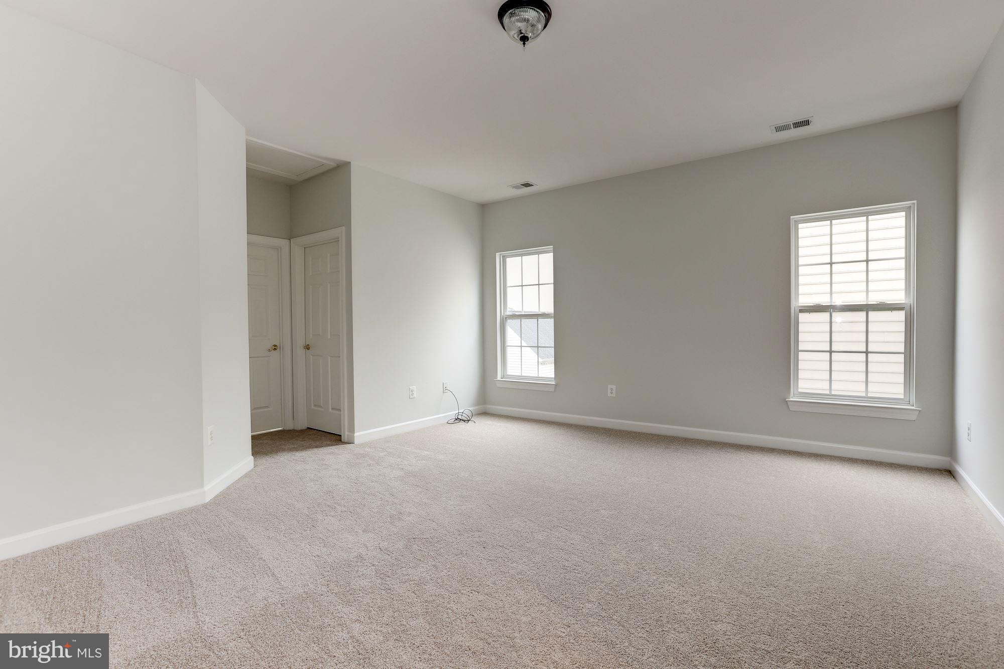 ADAMSTOWN COMMONS - Residential Lease