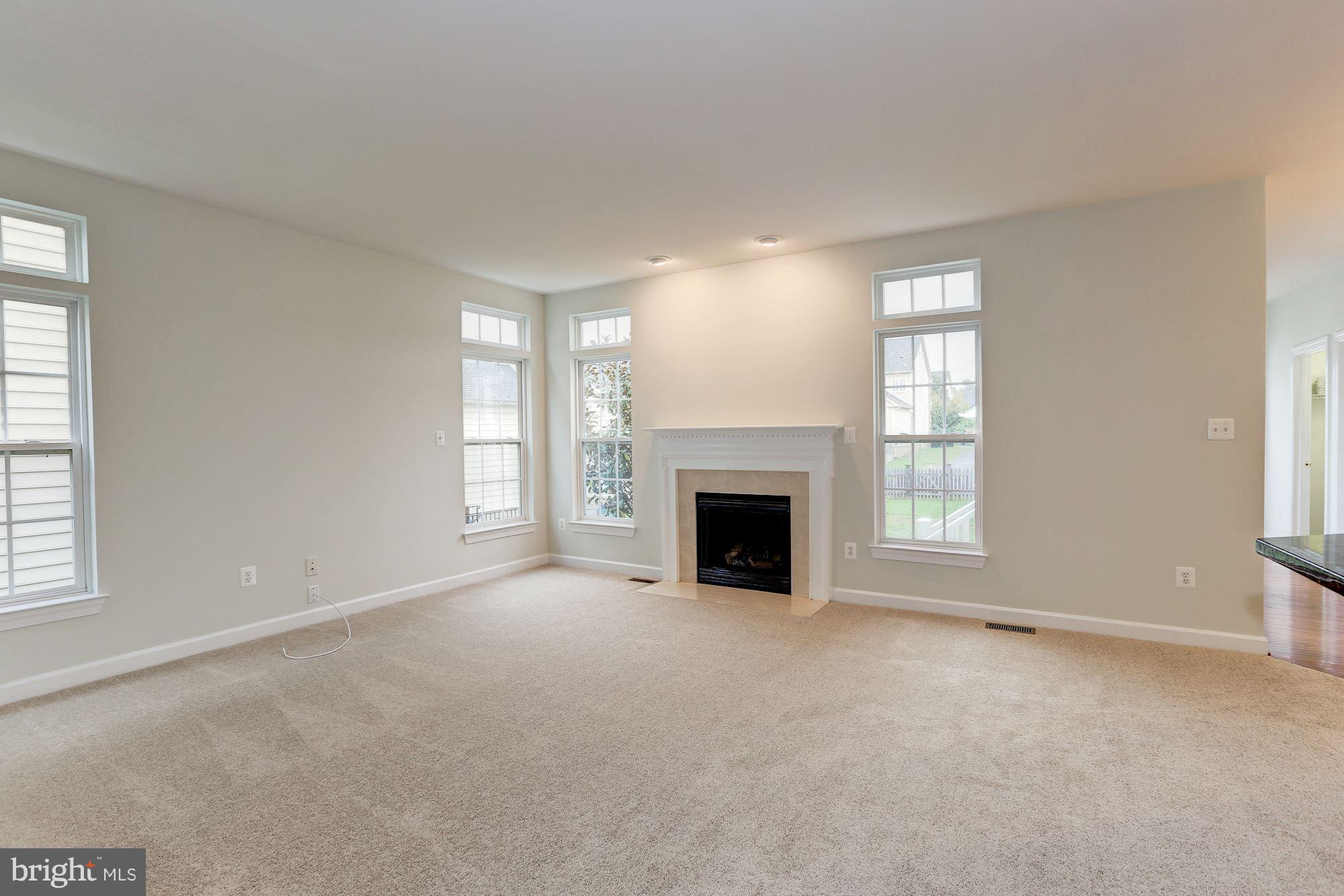 ADAMSTOWN COMMONS - Residential Lease