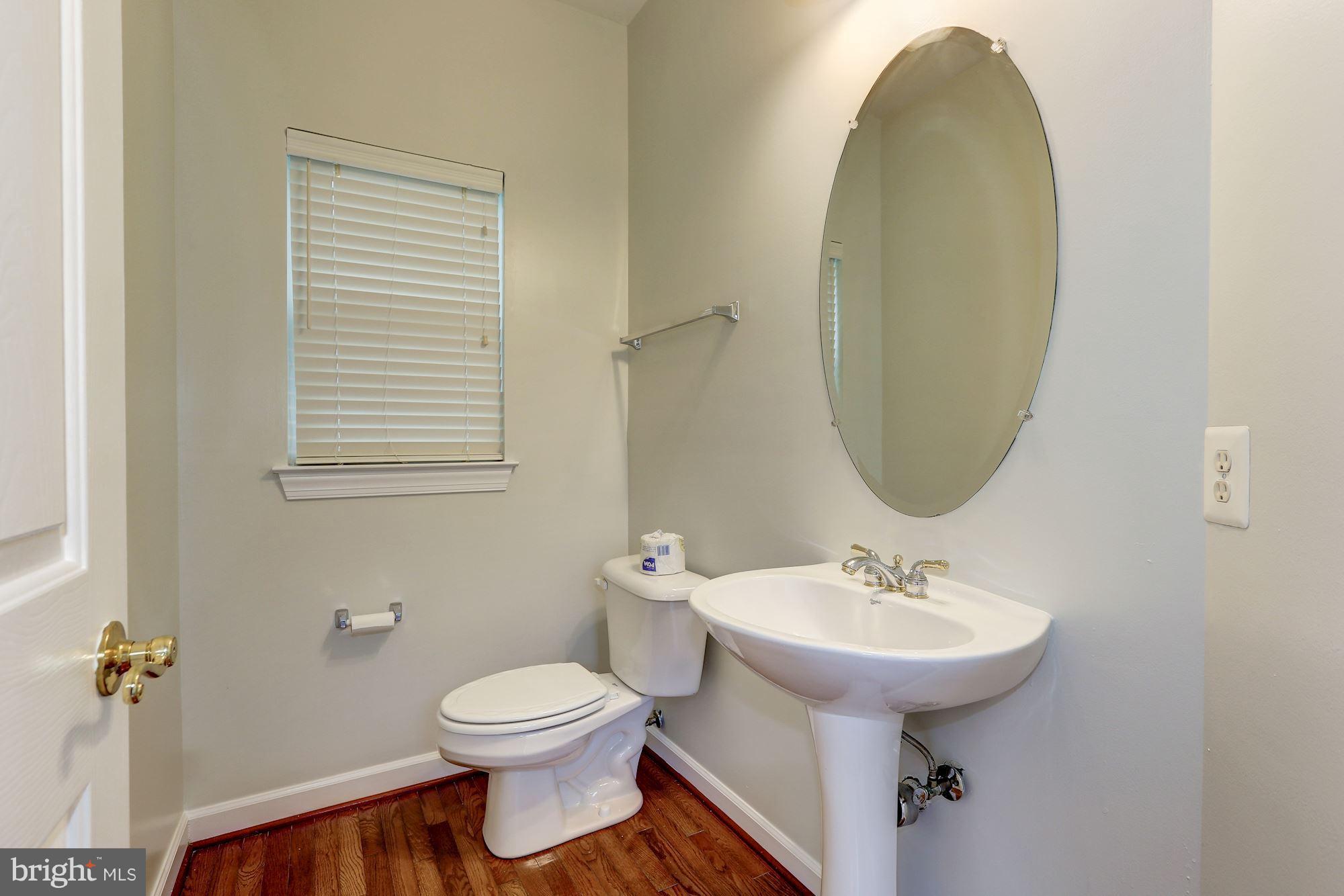 ADAMSTOWN COMMONS - Residential Lease