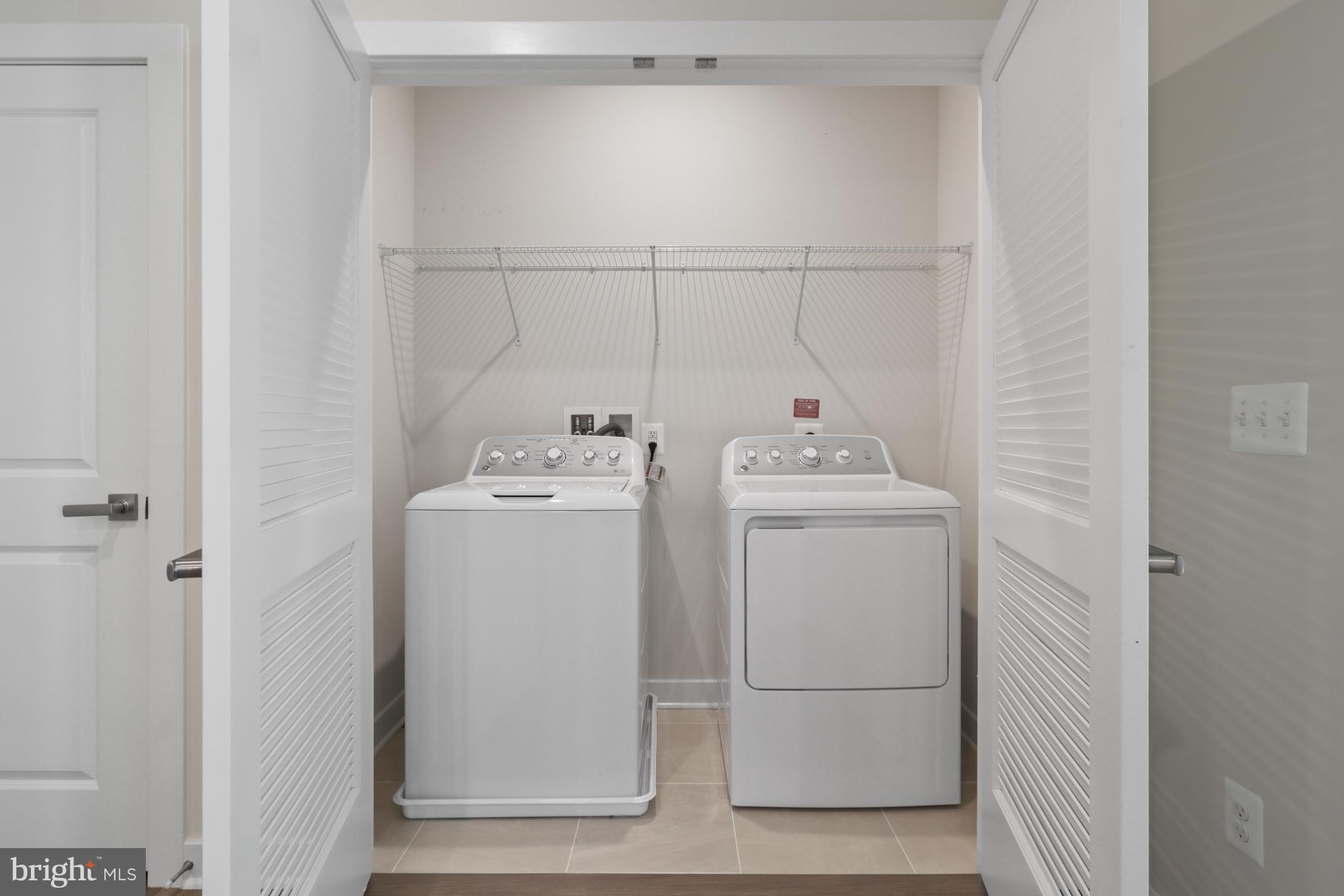 LOUDOUN VIEW CONDO FLATS - Residential