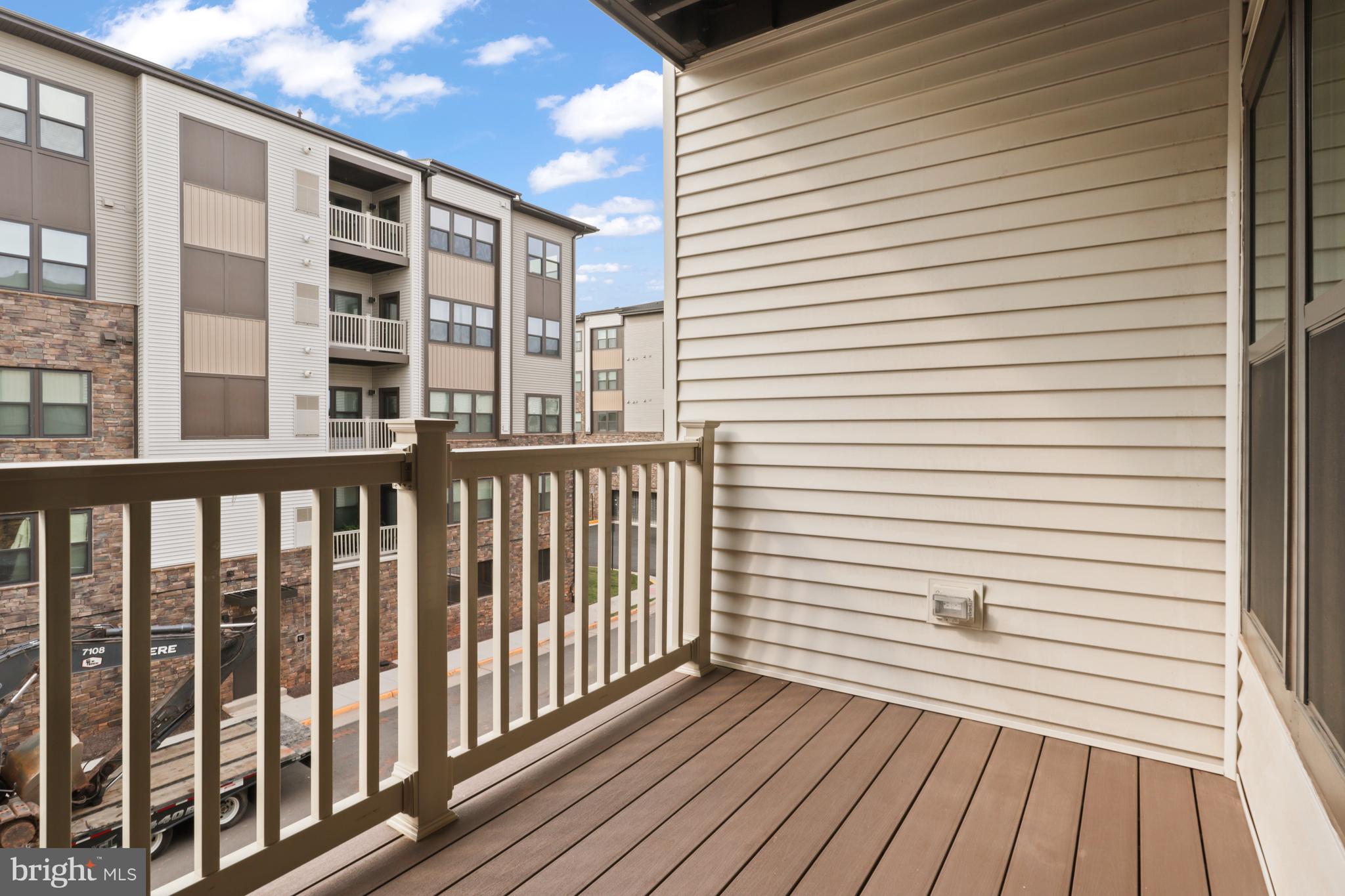 LOUDOUN VIEW CONDO FLATS - Residential