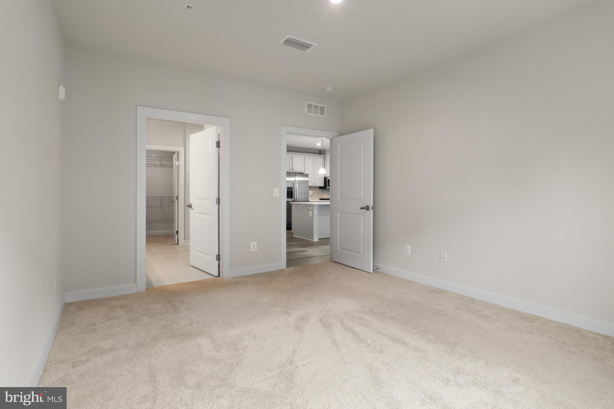 LOUDOUN VIEW CONDO FLATS - Residential