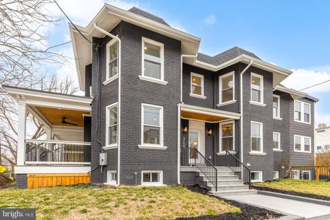 715 FARRAGUT STREET NW WASHINGTON DC 20011