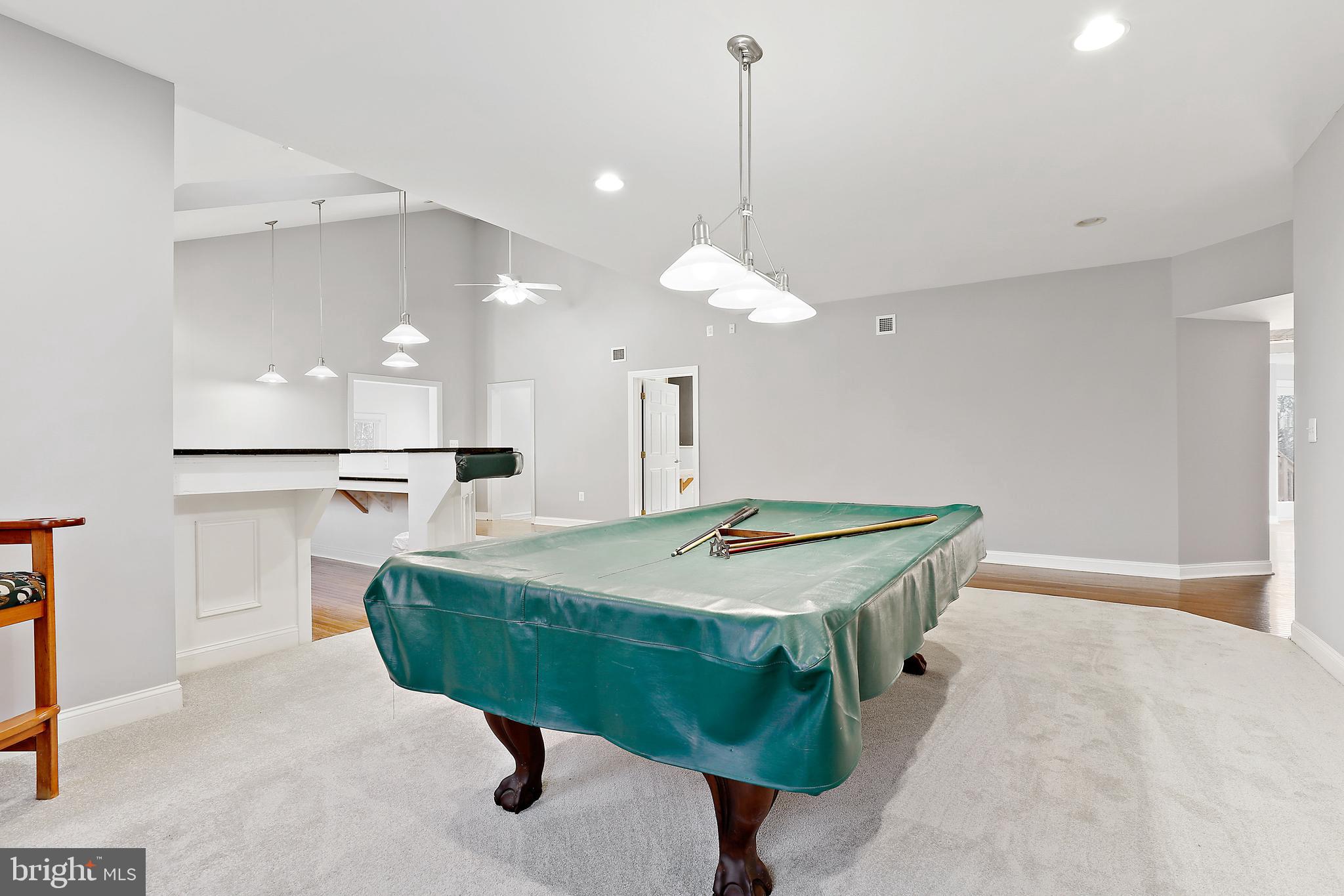 MIDSUMMER HILL - Residential