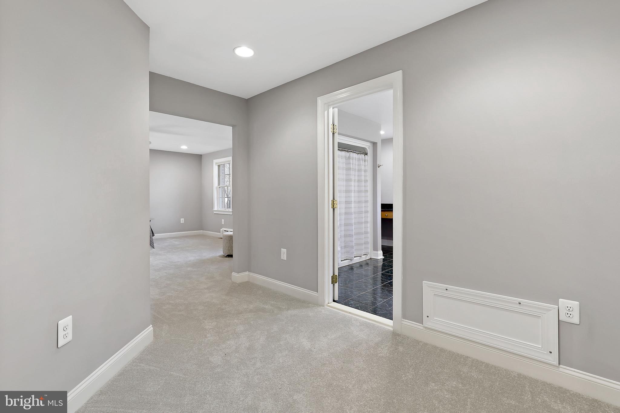 MIDSUMMER HILL - Residential