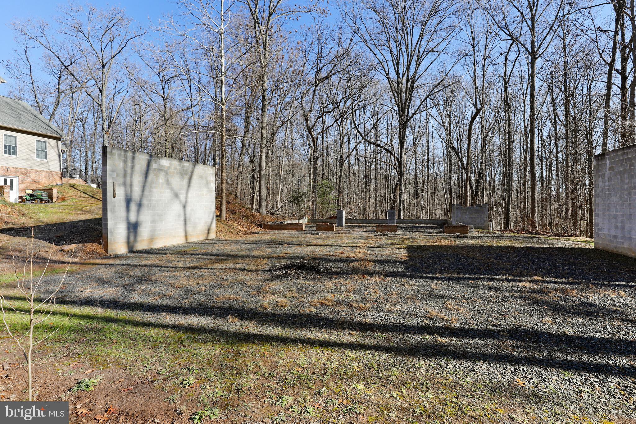 MIDSUMMER HILL - Residential