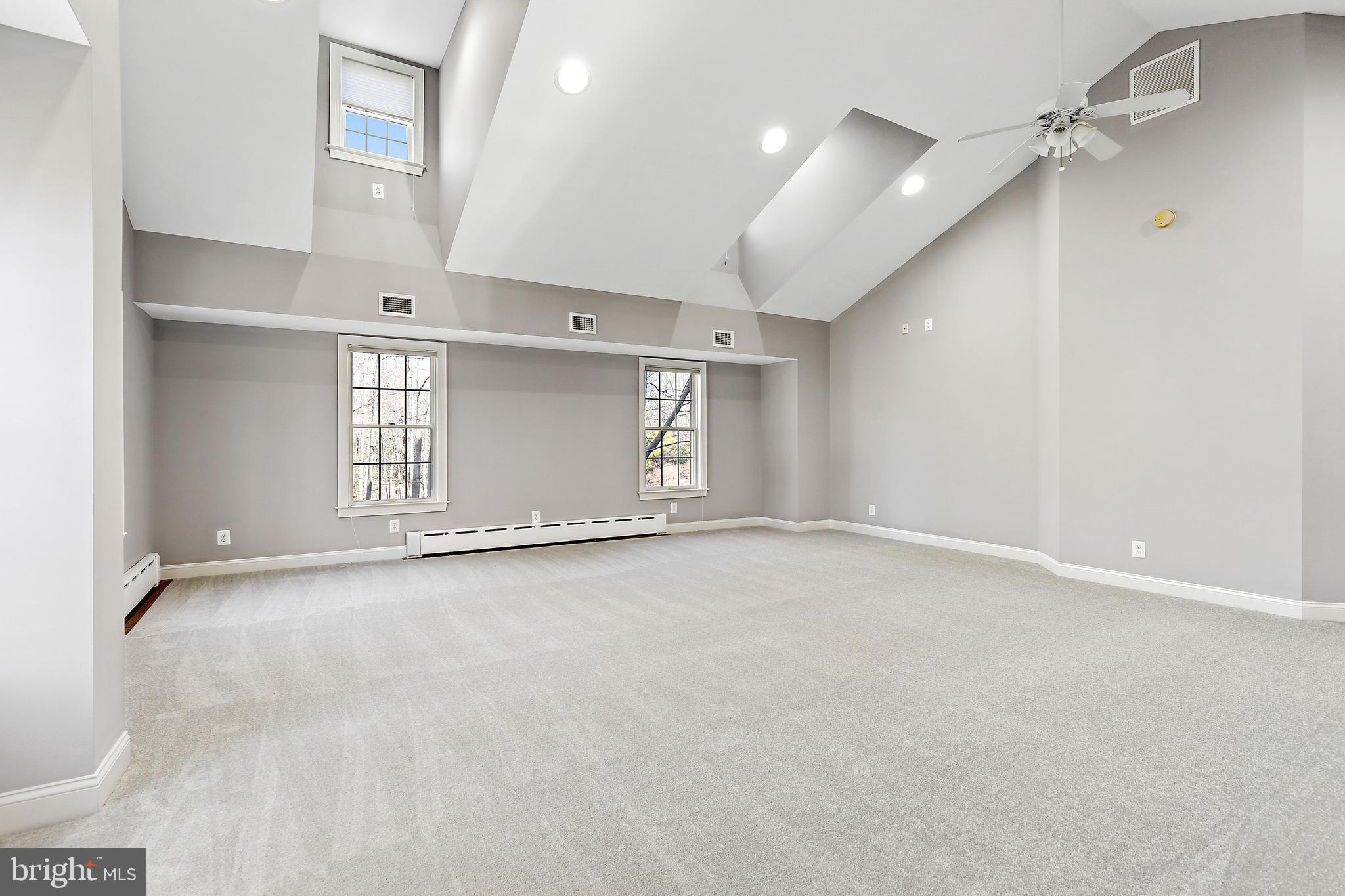 MIDSUMMER HILL - Residential