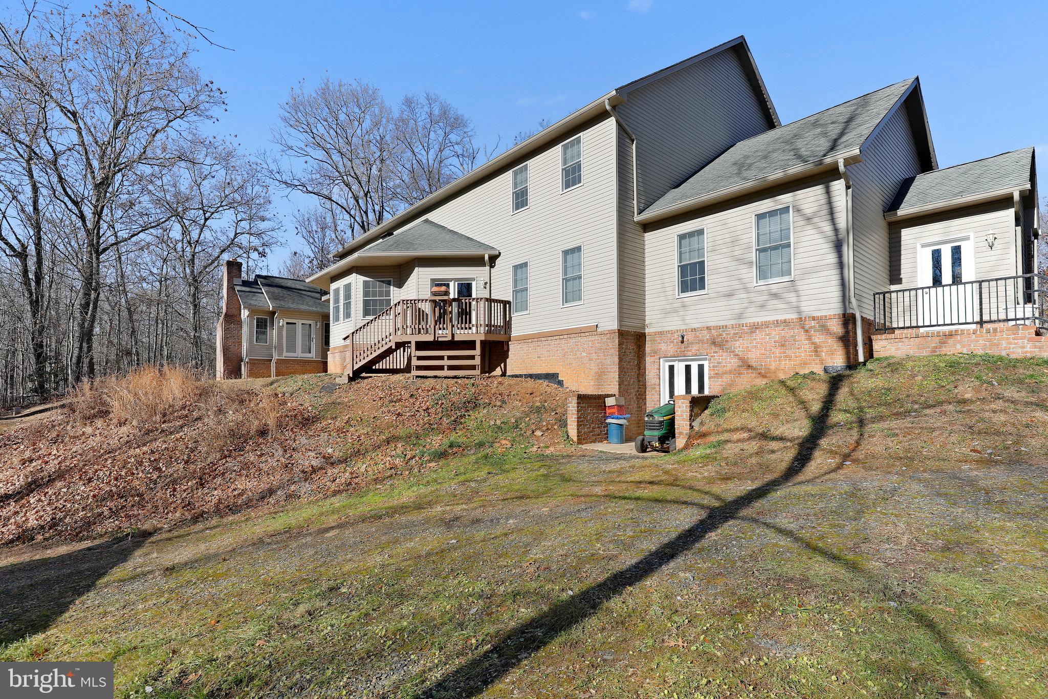 MIDSUMMER HILL - Residential