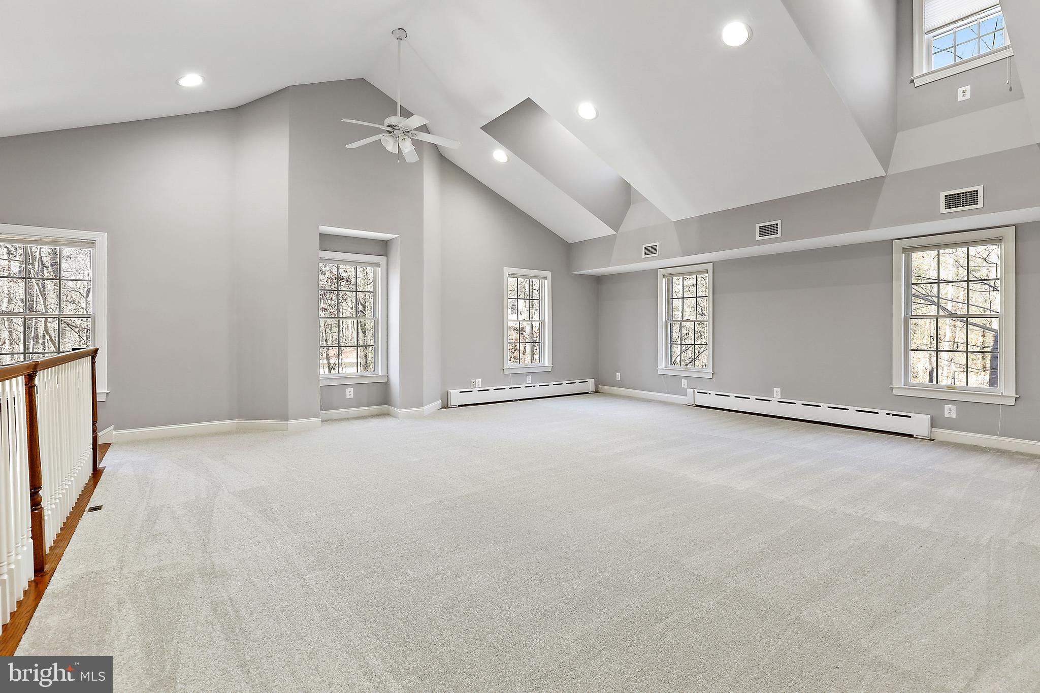 MIDSUMMER HILL - Residential