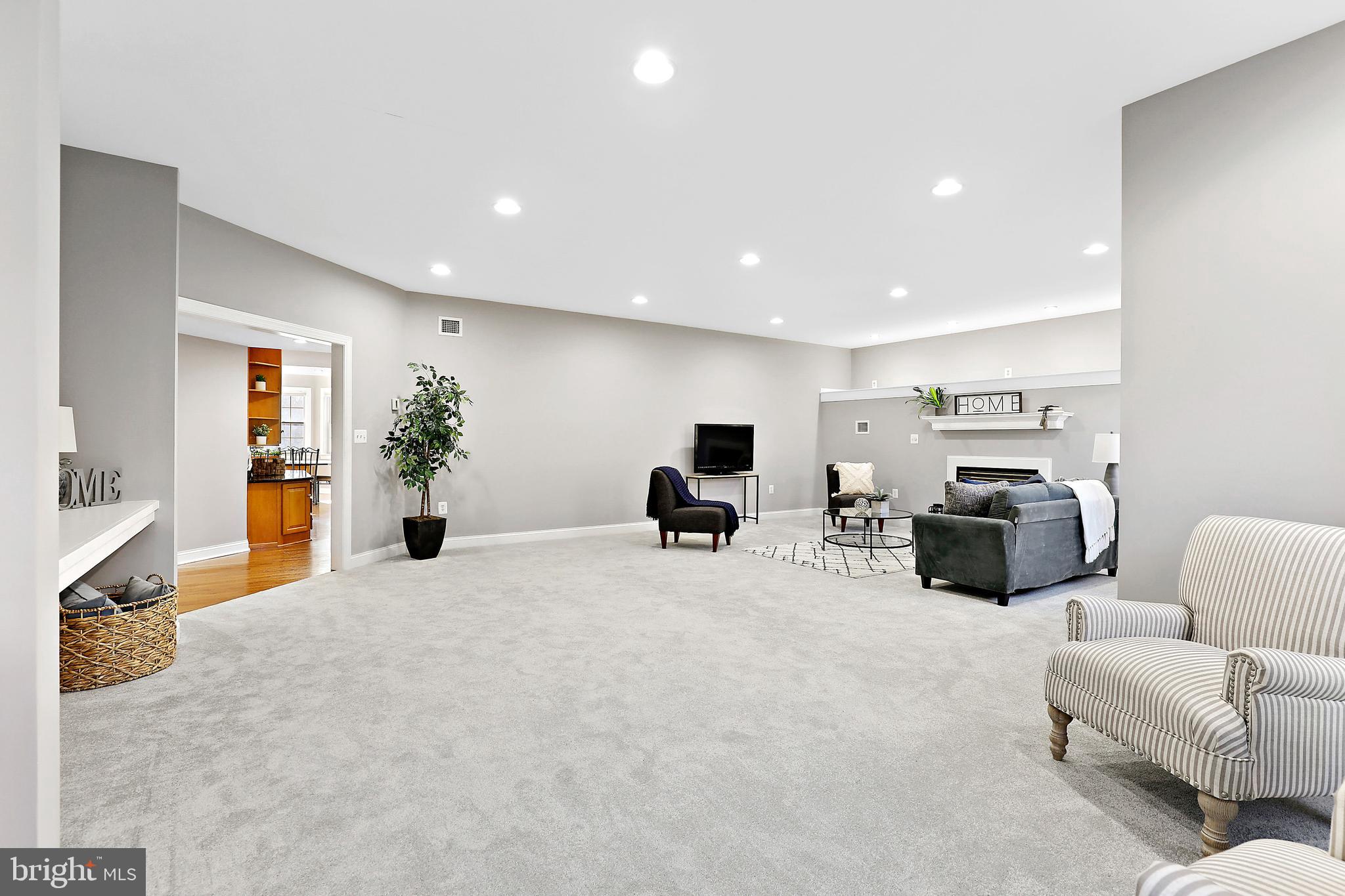 MIDSUMMER HILL - Residential