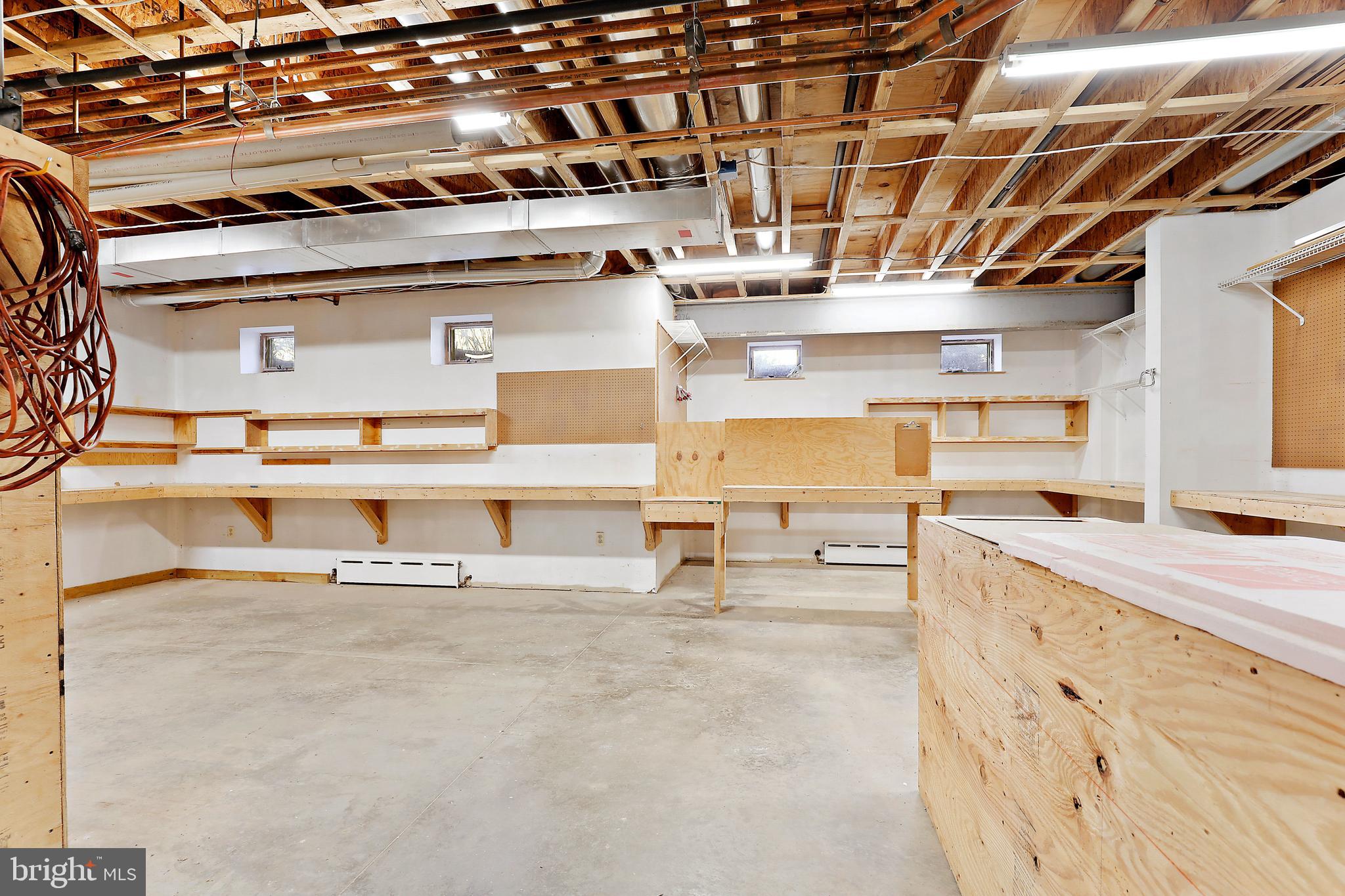 MIDSUMMER HILL - Residential