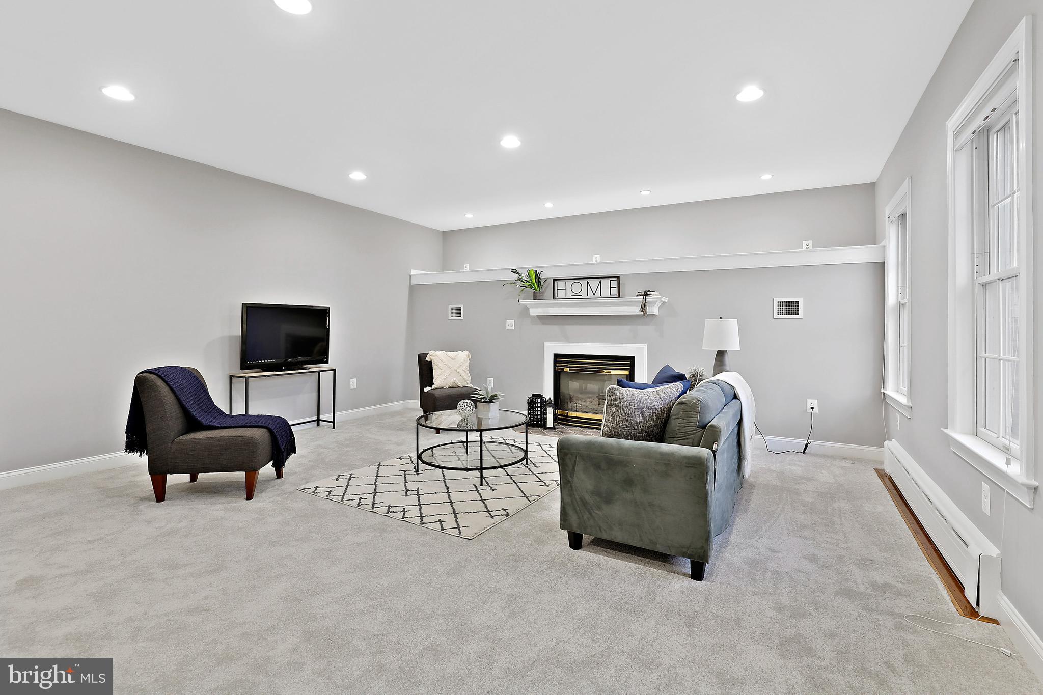 MIDSUMMER HILL - Residential