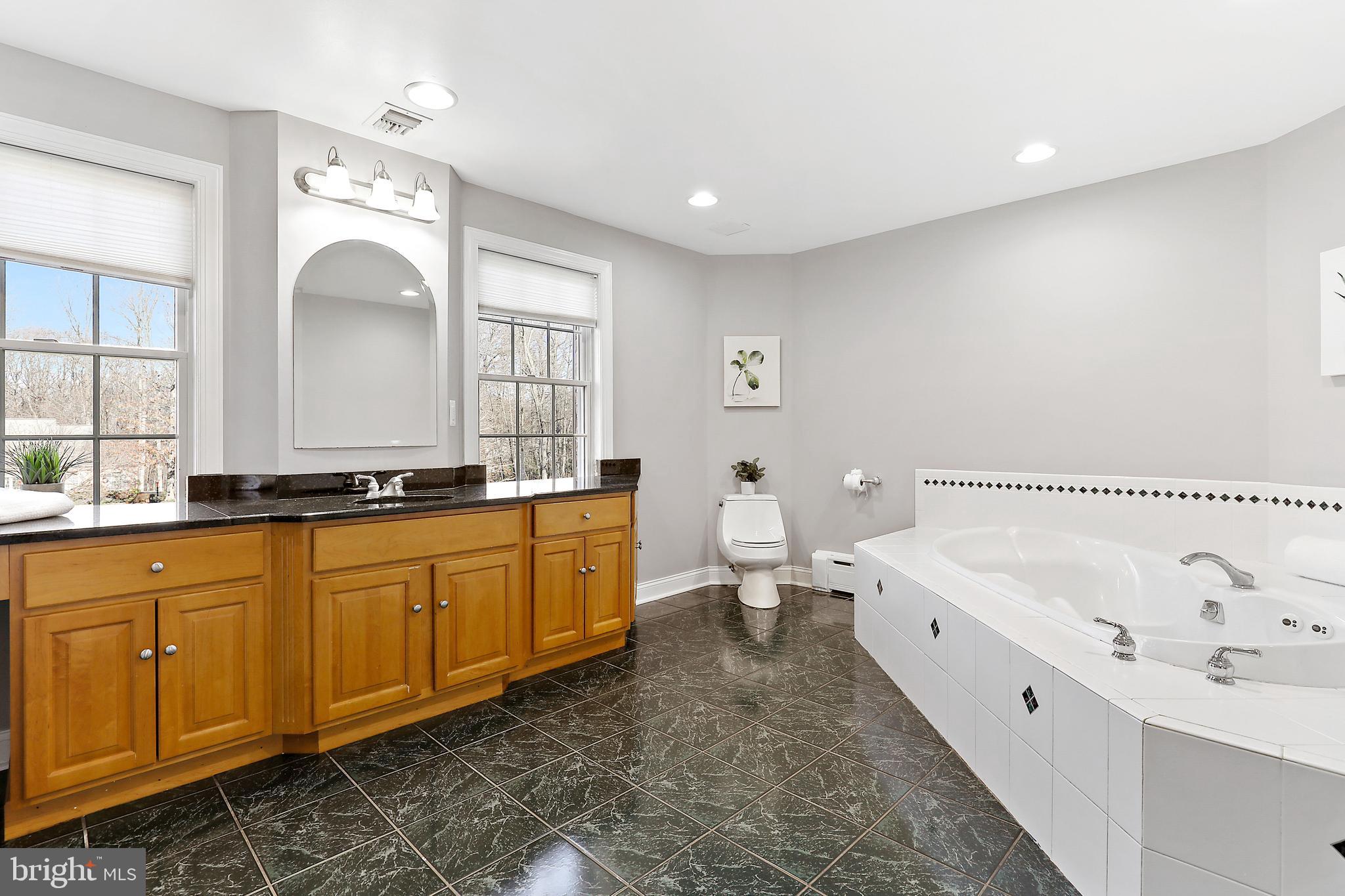 MIDSUMMER HILL - Residential