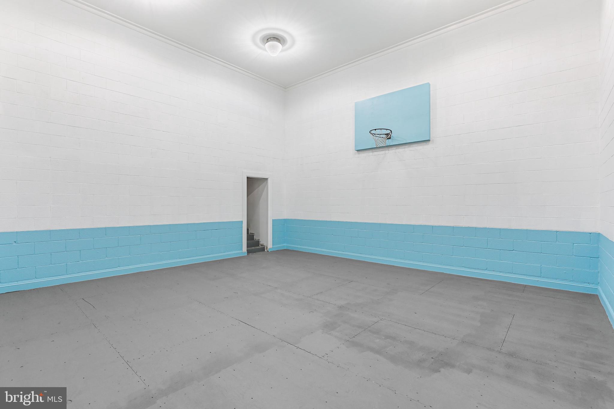 MIDSUMMER HILL - Residential