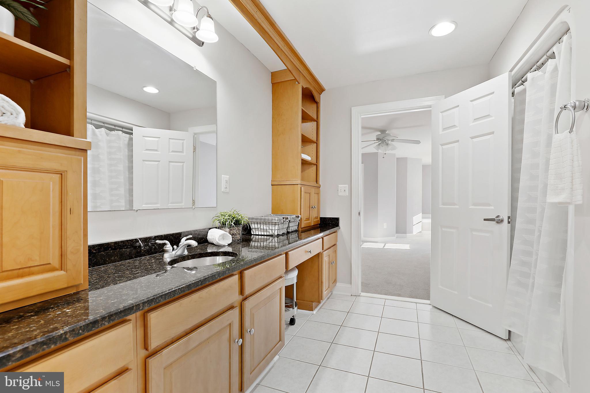 MIDSUMMER HILL - Residential