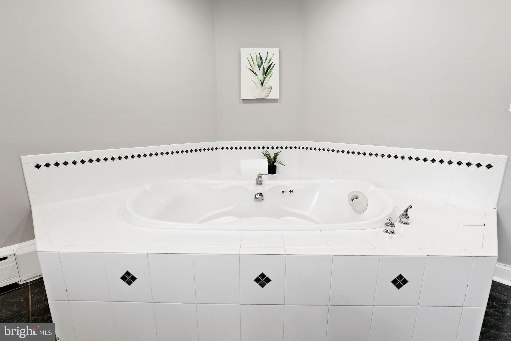 MIDSUMMER HILL - Residential