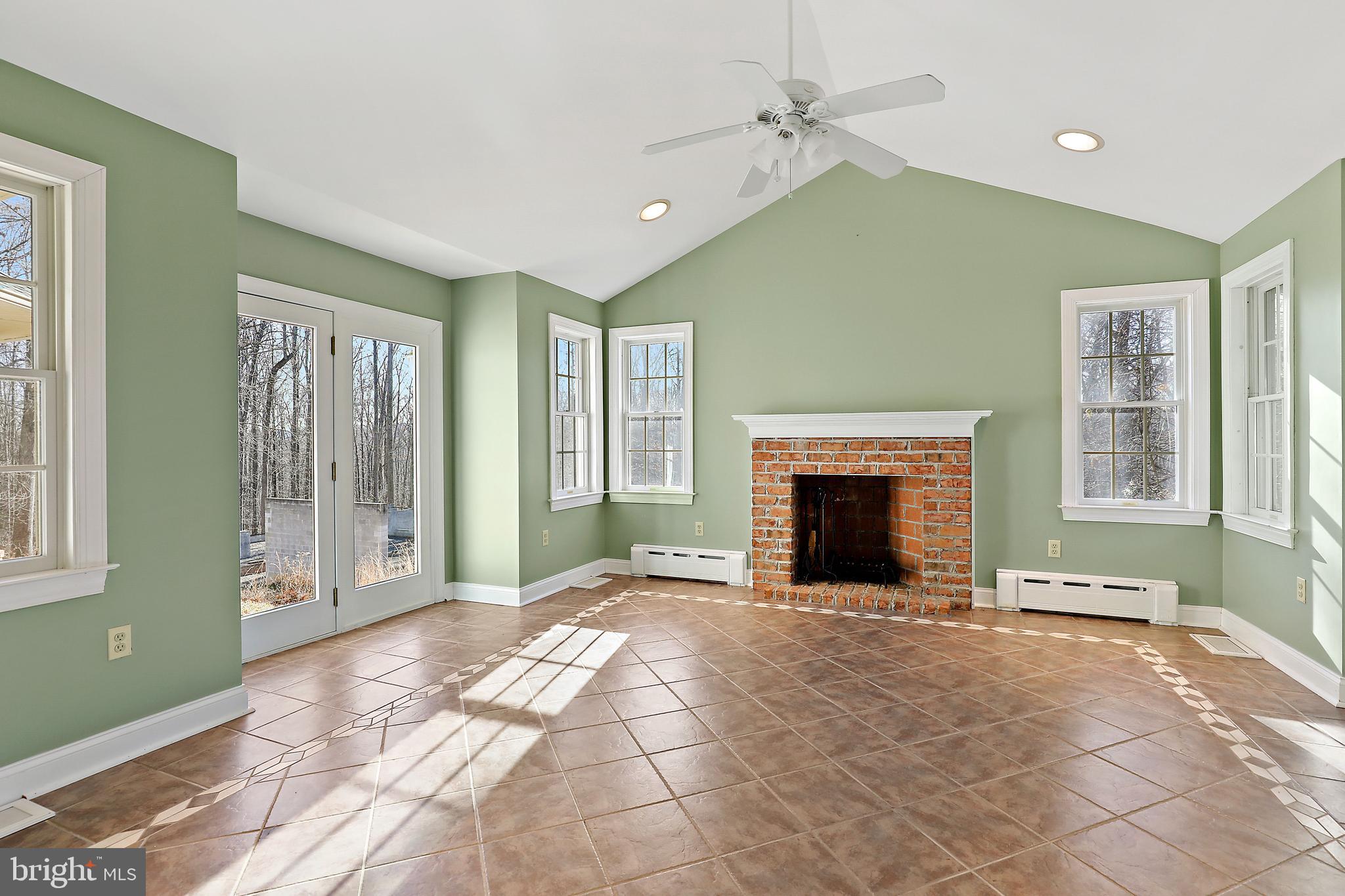 MIDSUMMER HILL - Residential