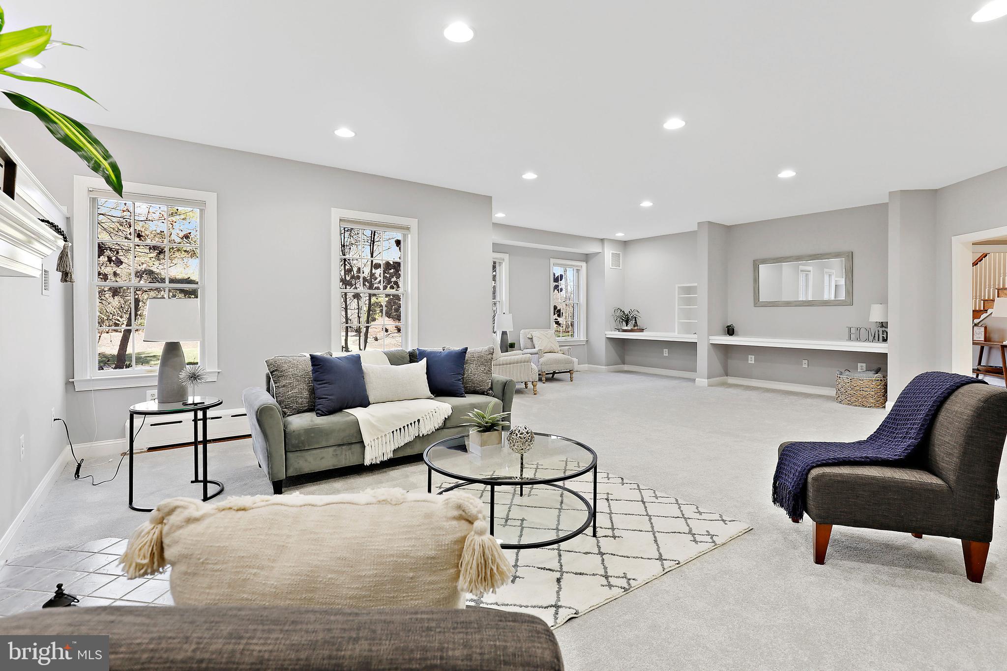 MIDSUMMER HILL - Residential