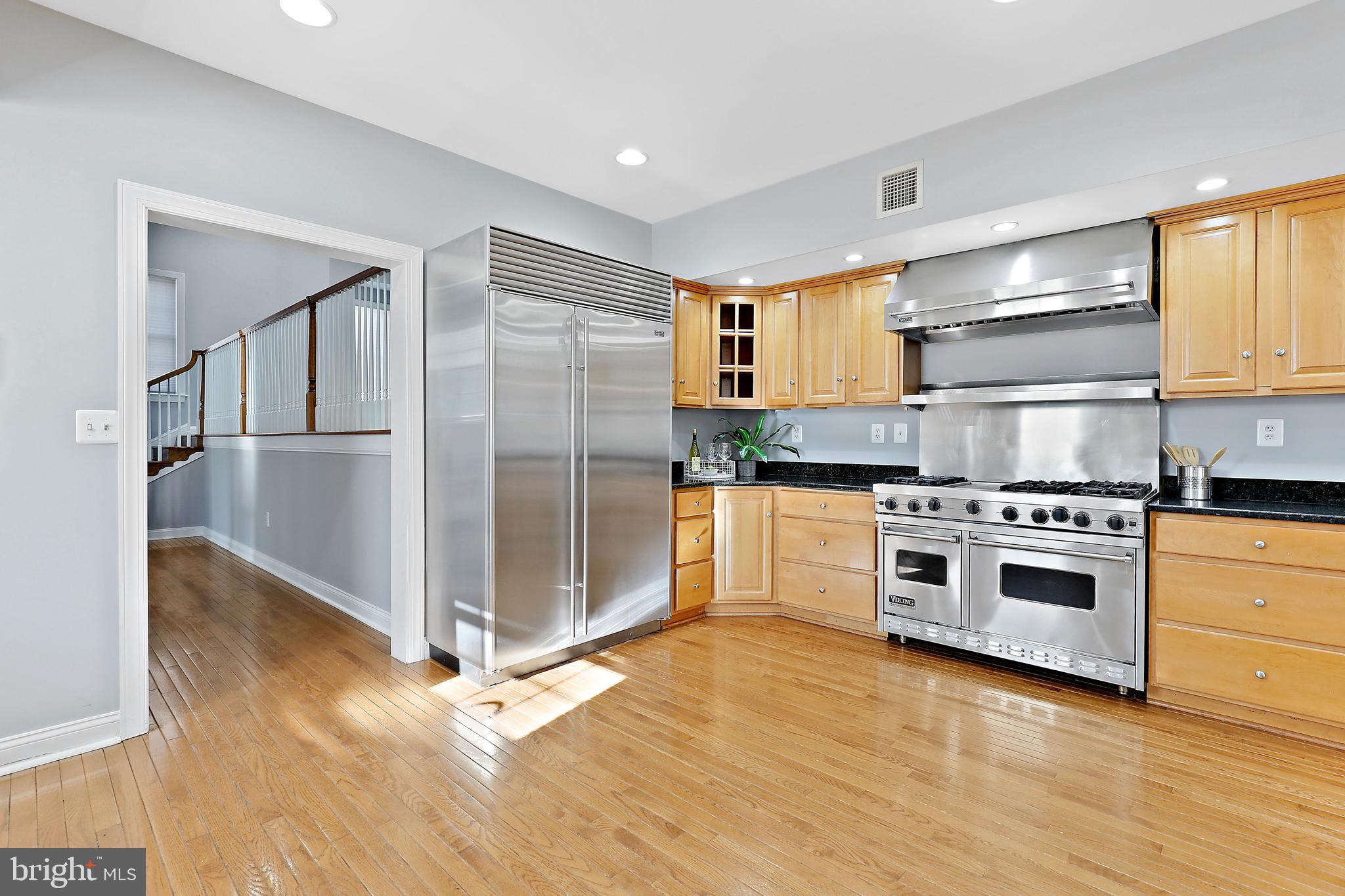 MIDSUMMER HILL - Residential