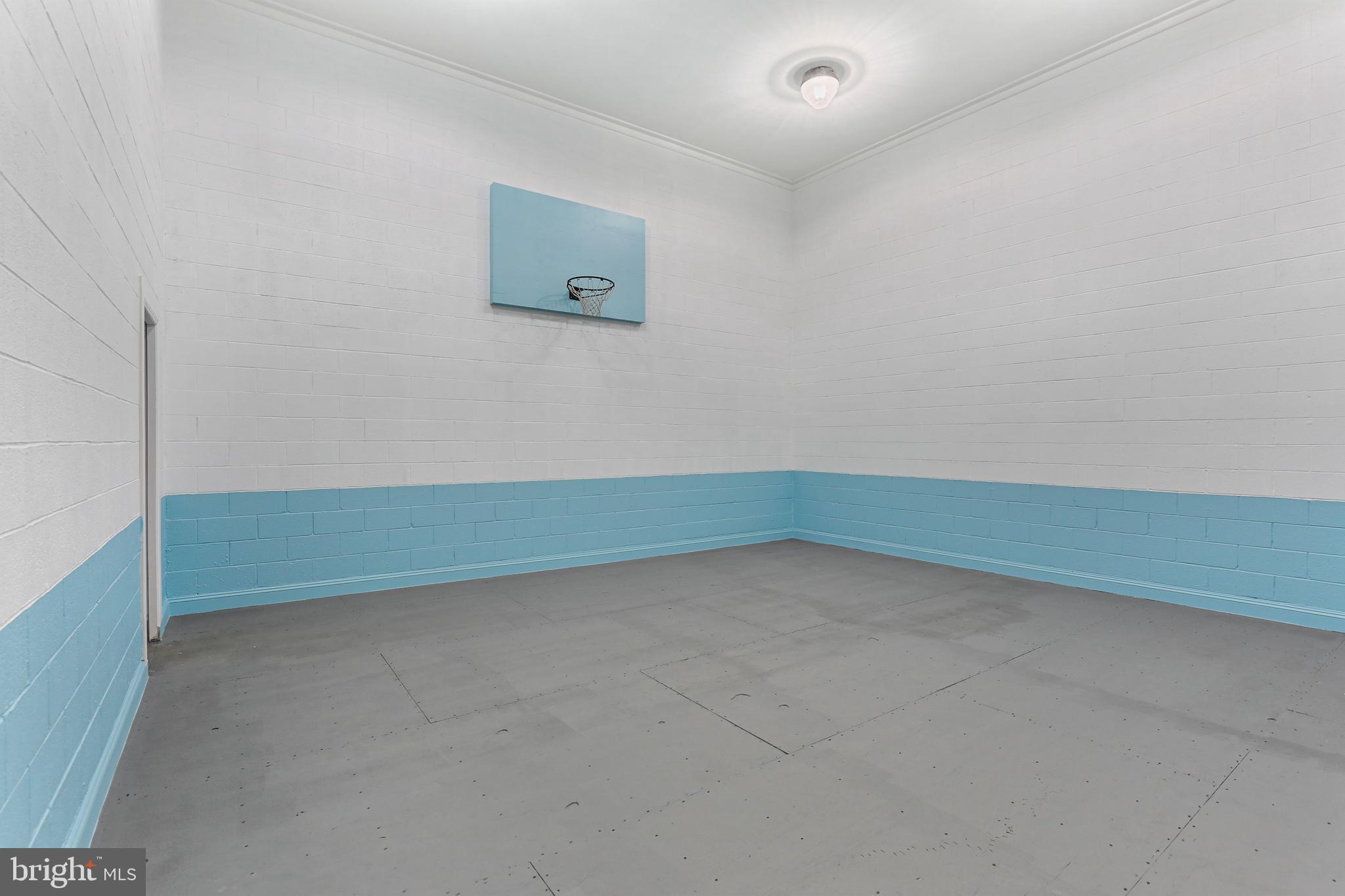 MIDSUMMER HILL - Residential