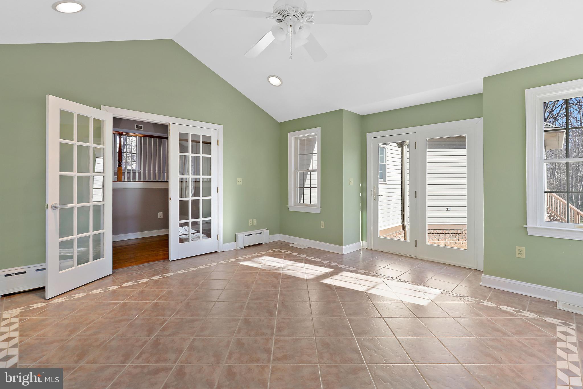 MIDSUMMER HILL - Residential