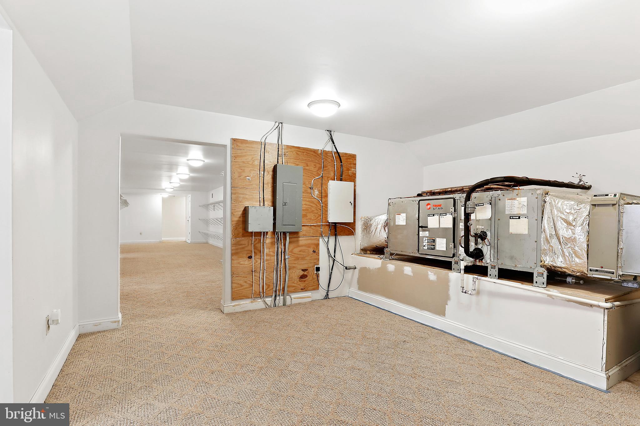 MIDSUMMER HILL - Residential