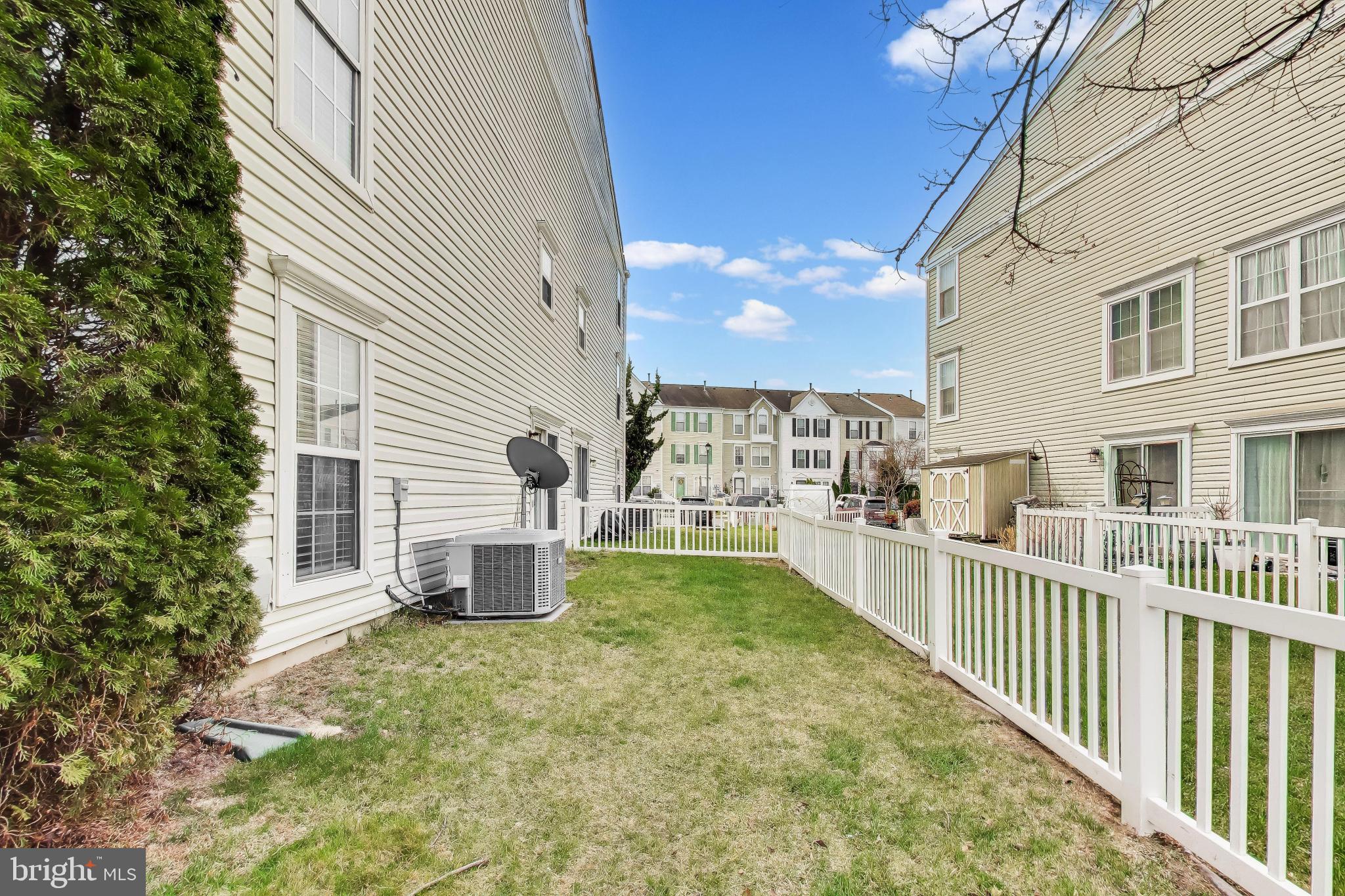 CLOVERLEAF COMMONS - Residential