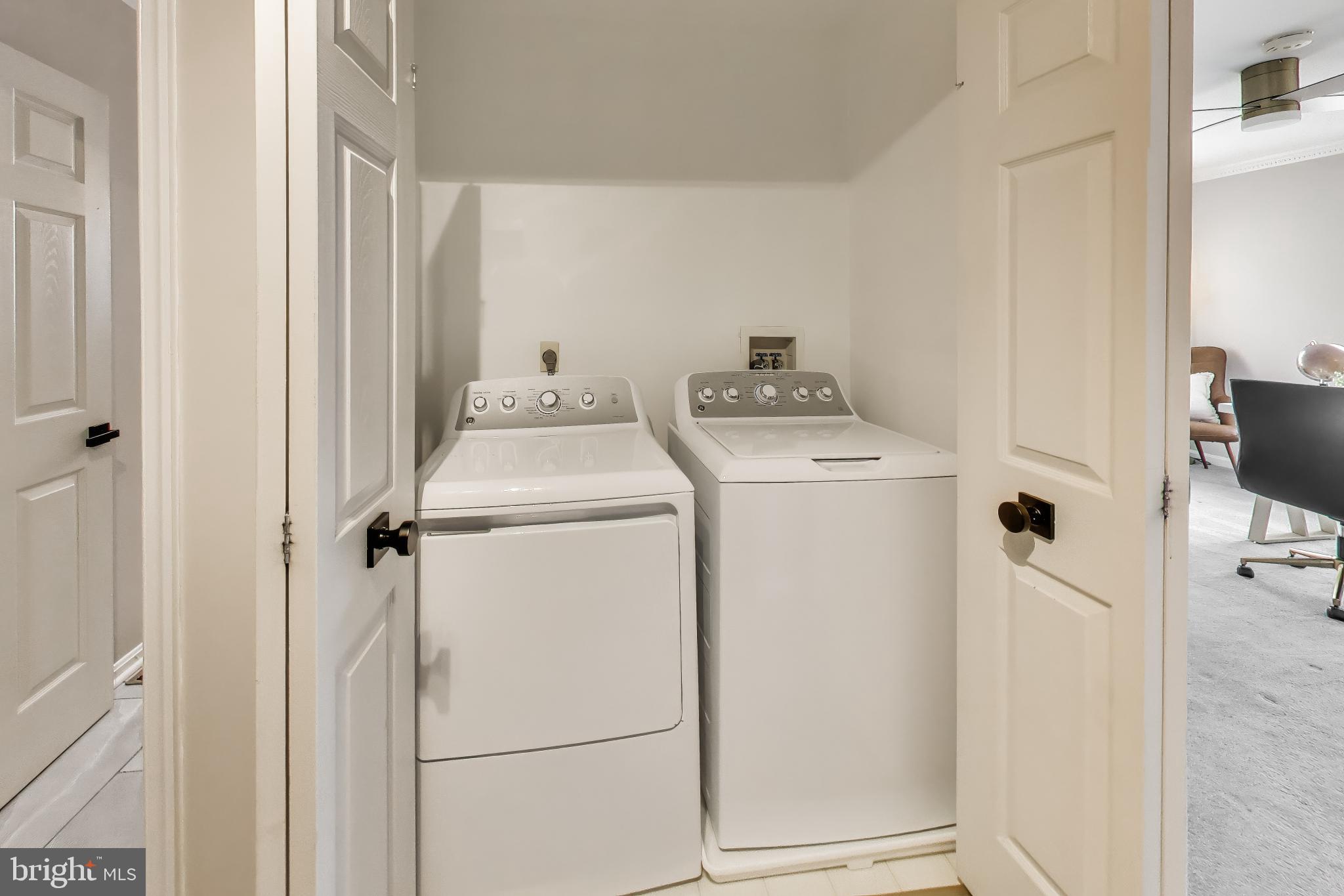 CLOVERLEAF COMMONS - Residential