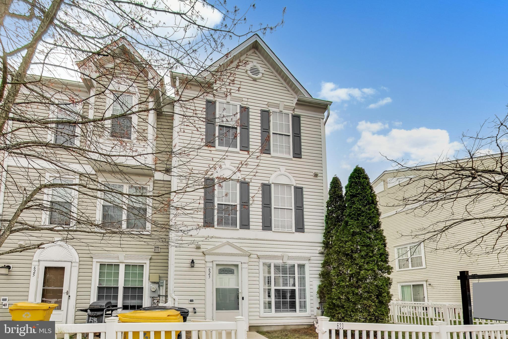 CLOVERLEAF COMMONS - Residential