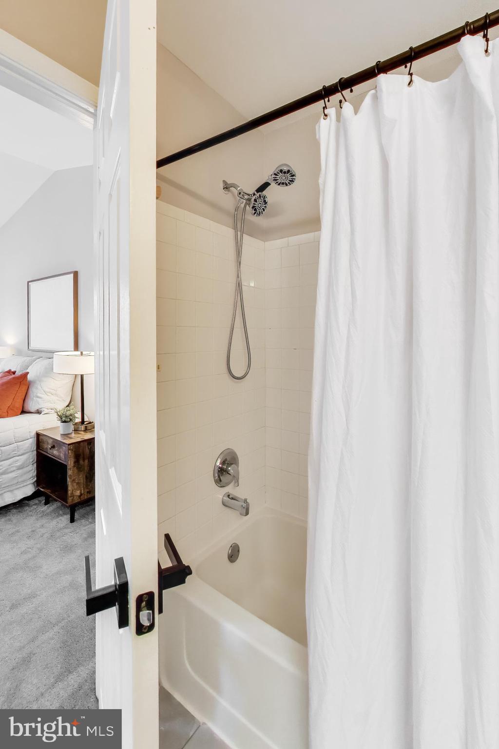 CLOVERLEAF COMMONS - Residential