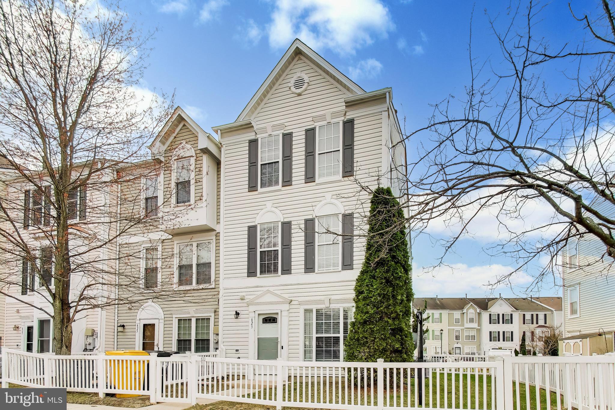 CLOVERLEAF COMMONS - Residential