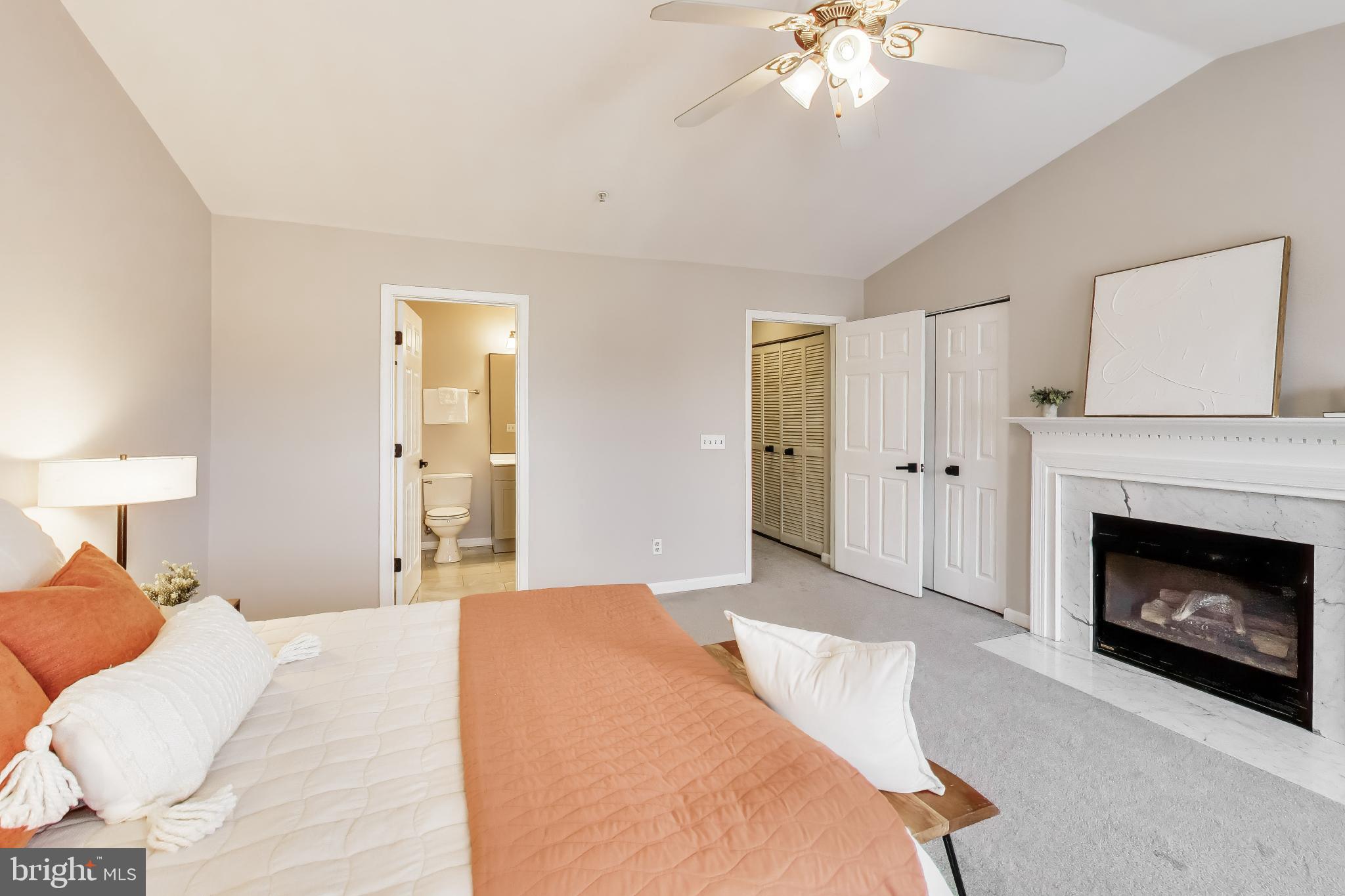 CLOVERLEAF COMMONS - Residential