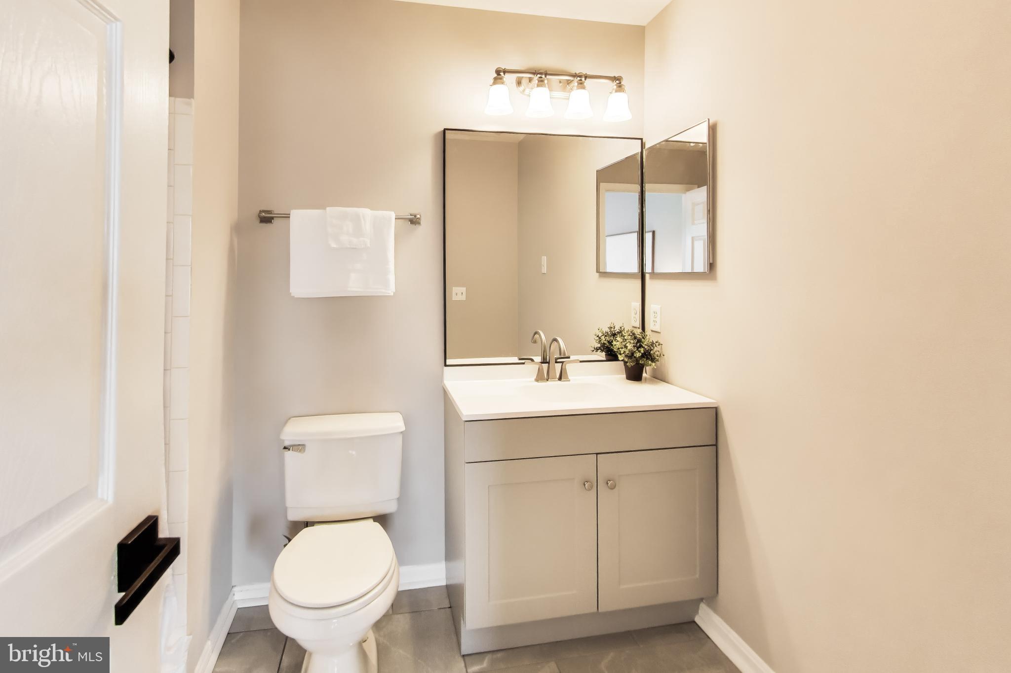 CLOVERLEAF COMMONS - Residential