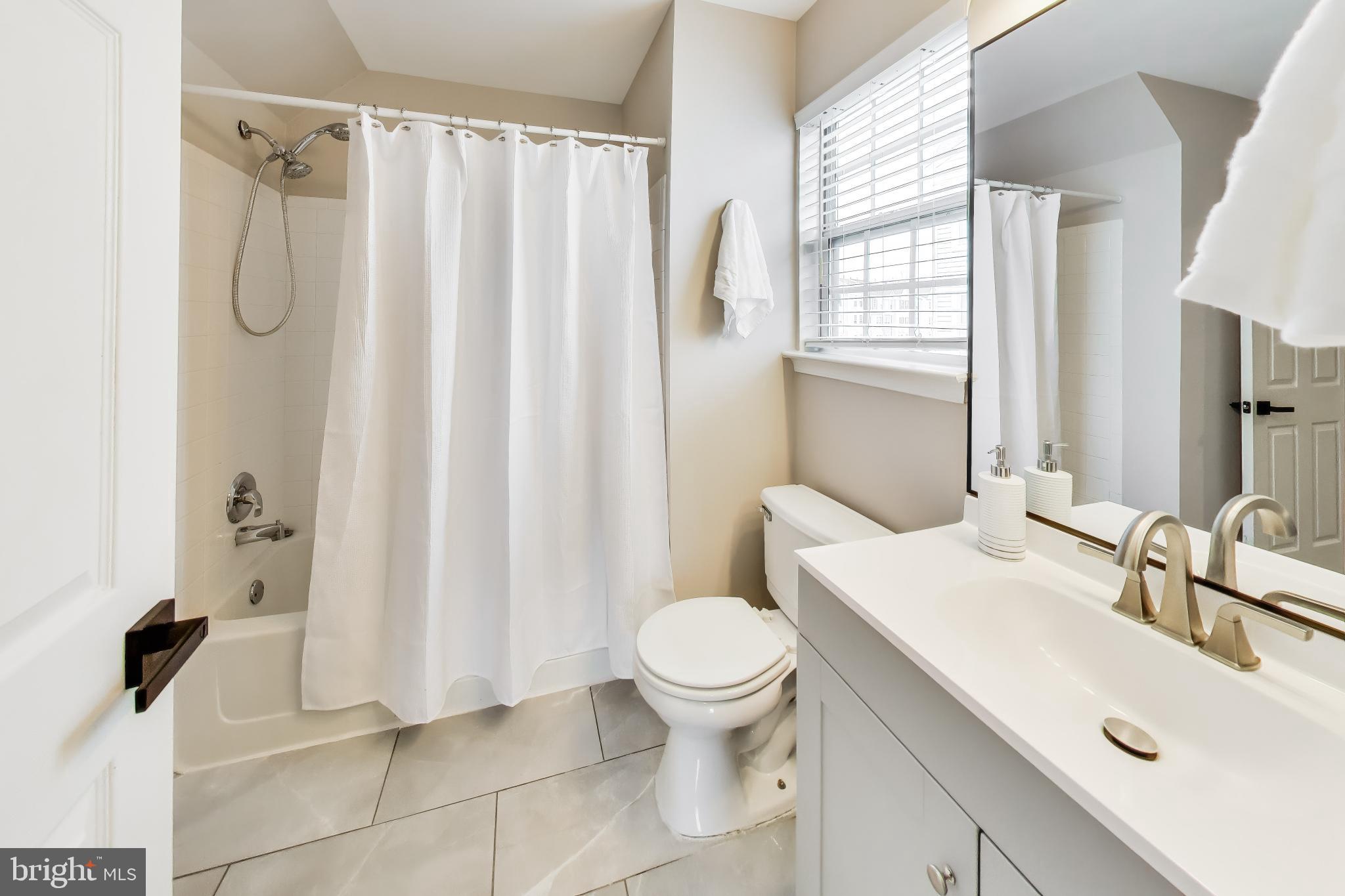 CLOVERLEAF COMMONS - Residential