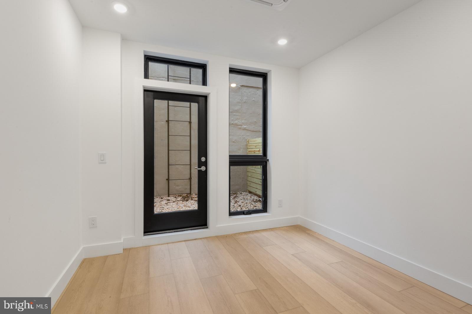 FRANCISVILLE - Residential Lease