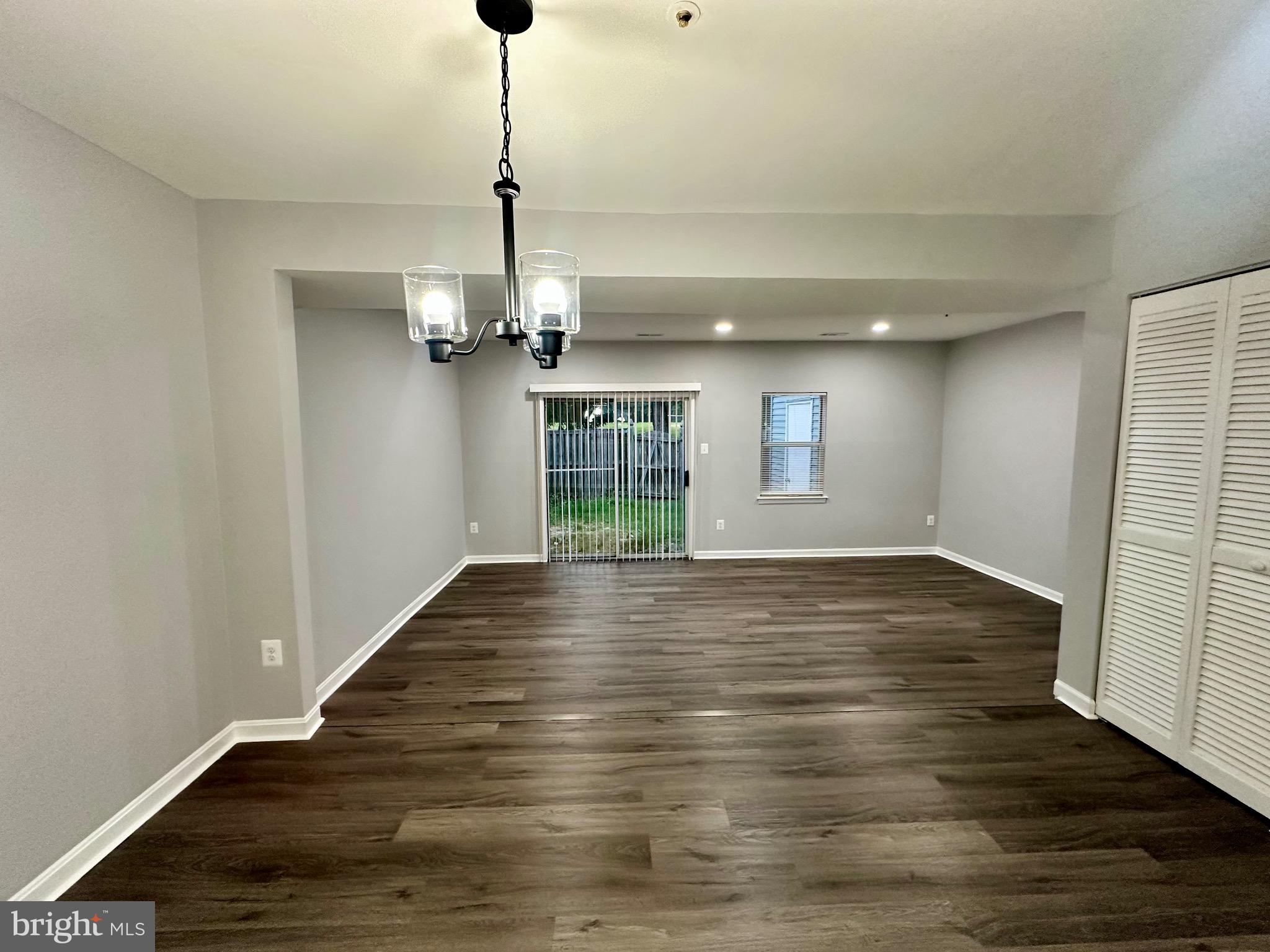 LONDON WOODS - Residential