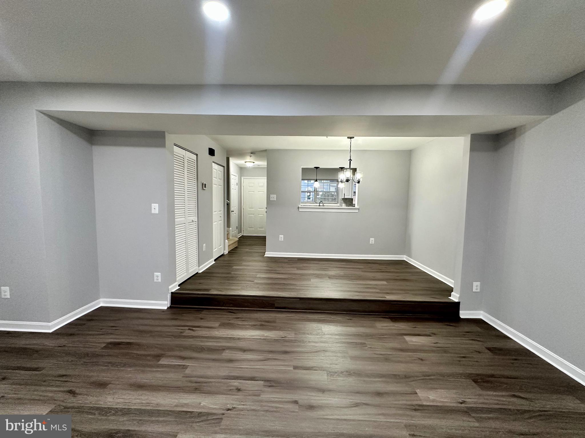 LONDON WOODS - Residential