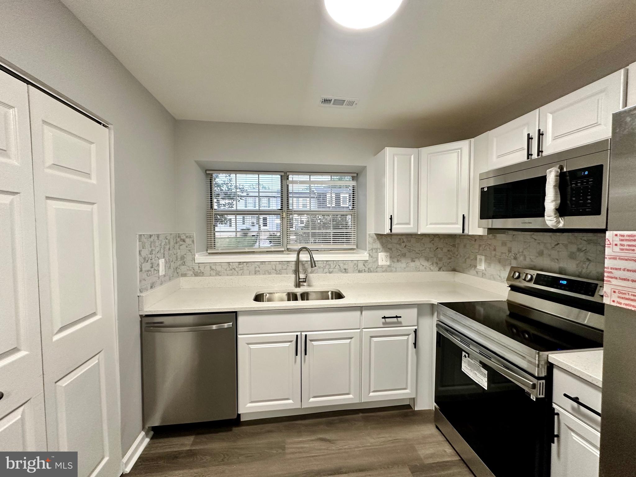 LONDON WOODS - Residential