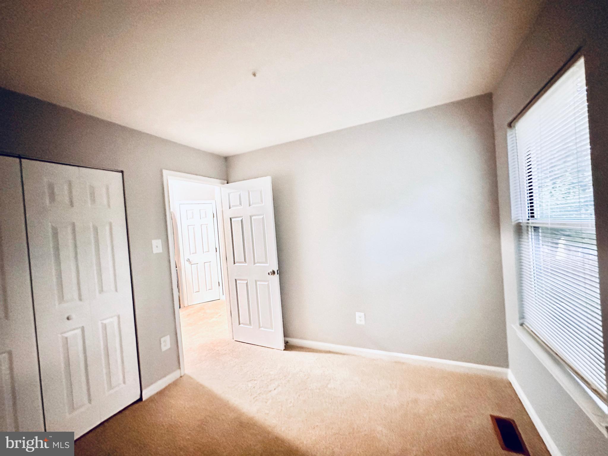 LONDON WOODS - Residential