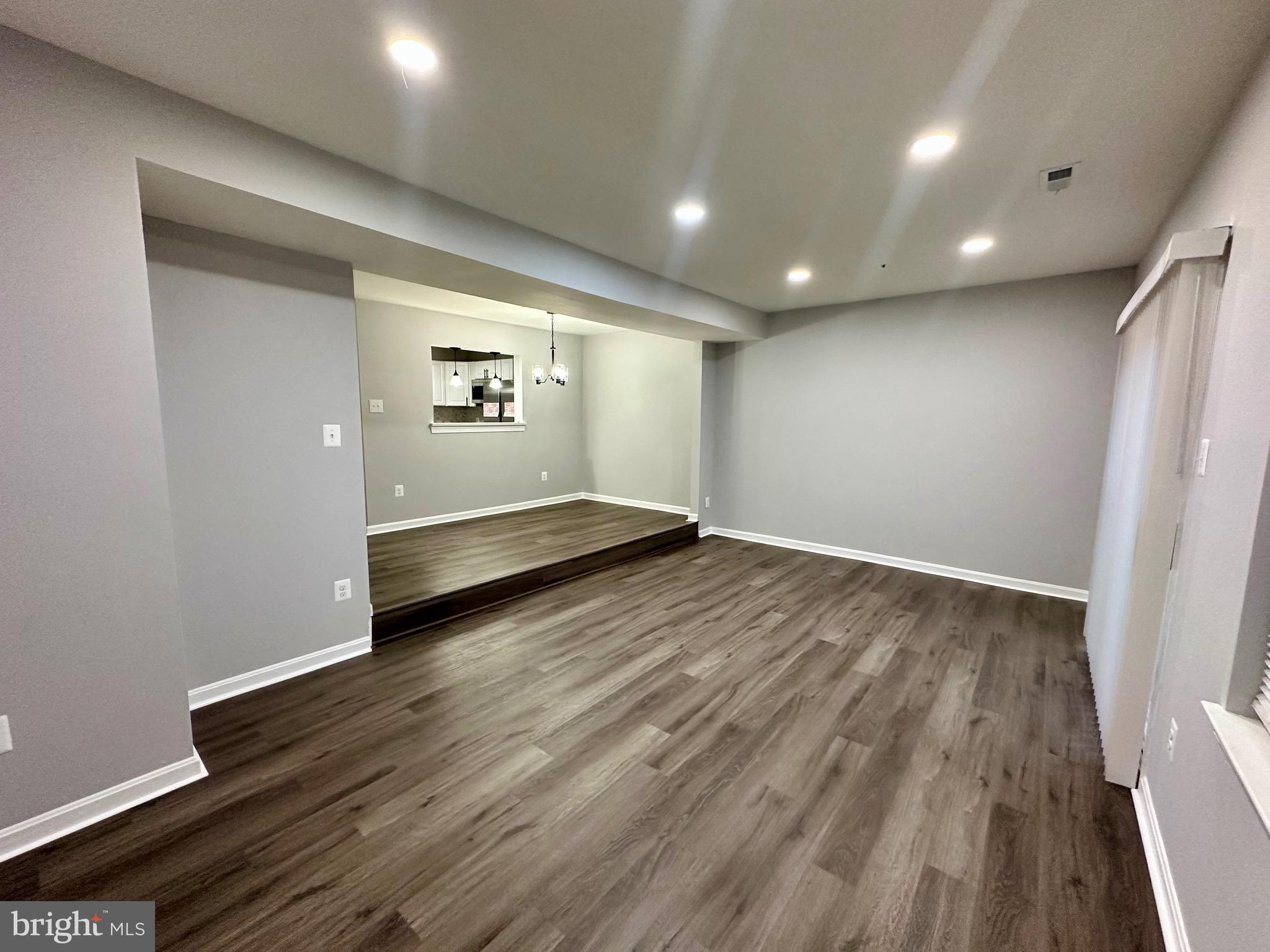 LONDON WOODS - Residential