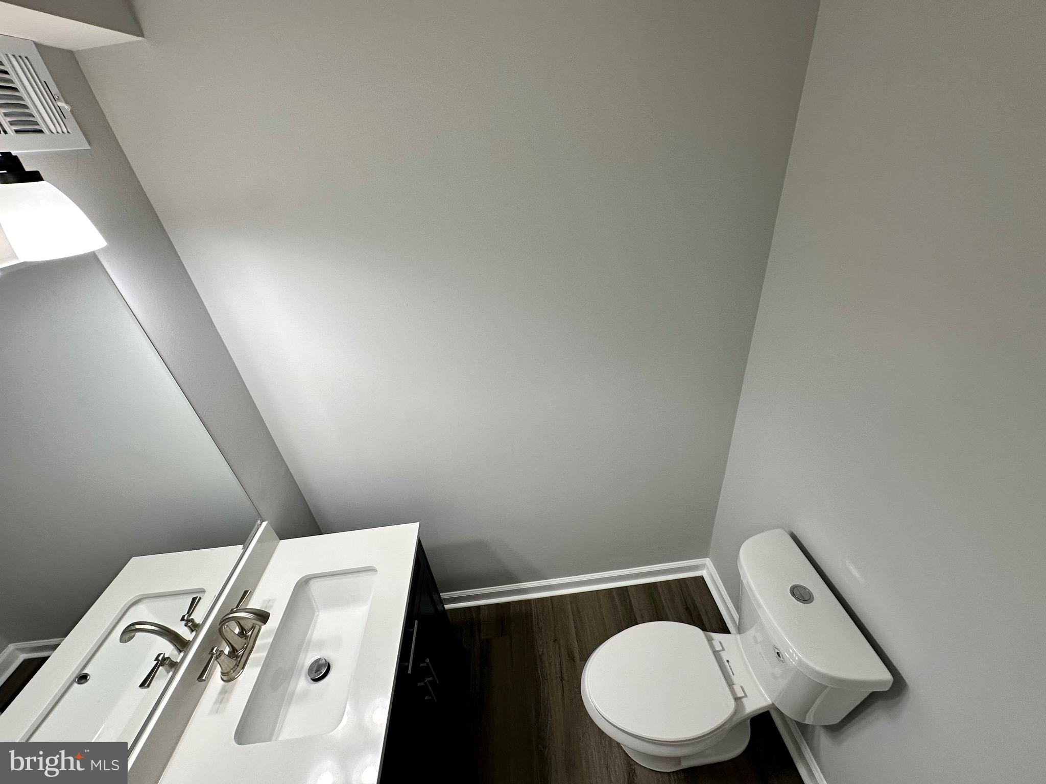 LONDON WOODS - Residential