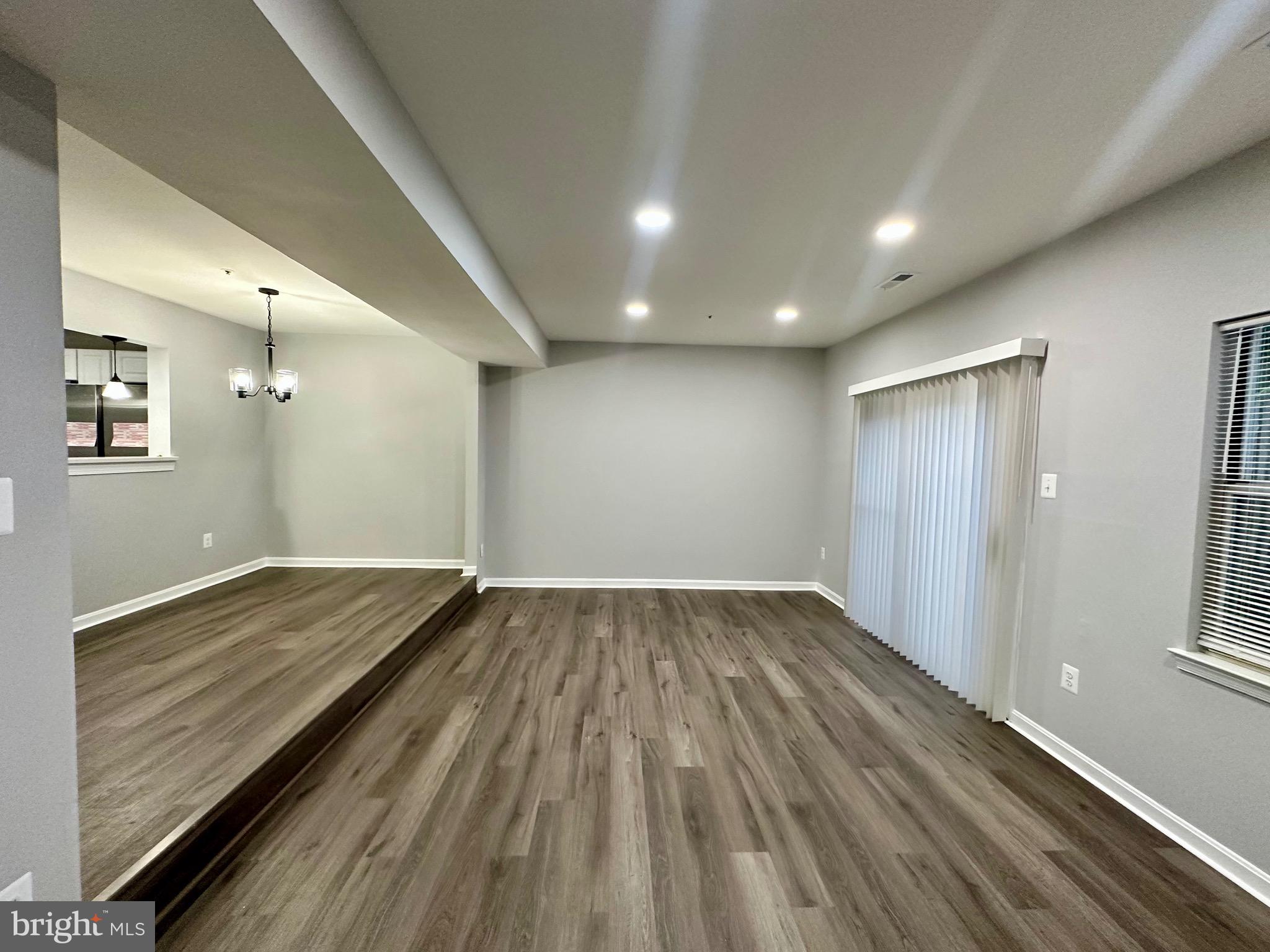 LONDON WOODS - Residential