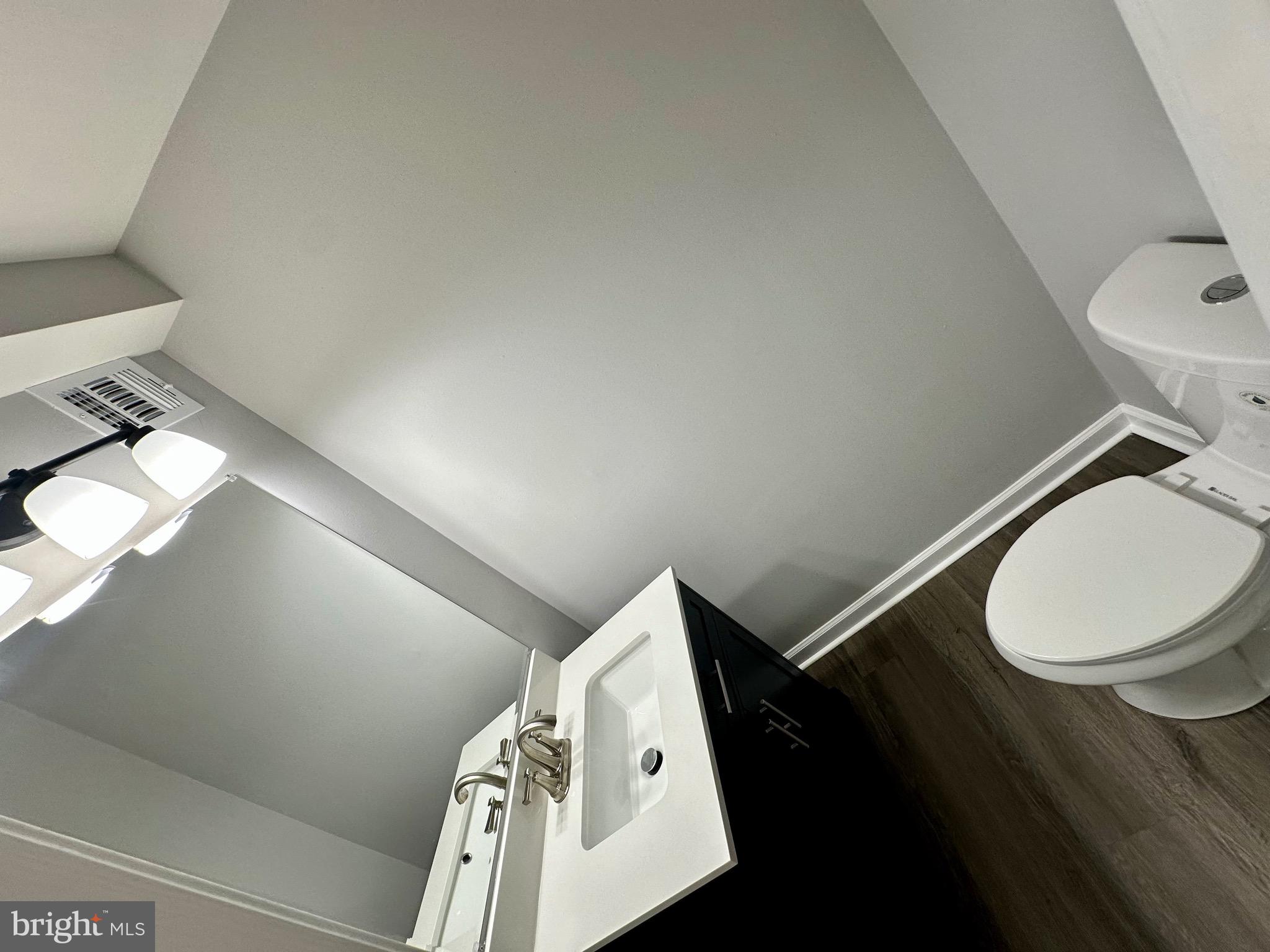 LONDON WOODS - Residential