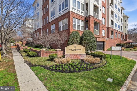 Condo For Rent - 801 S Greenbrier Street #103<br/> ARLINGTON, VA 22204