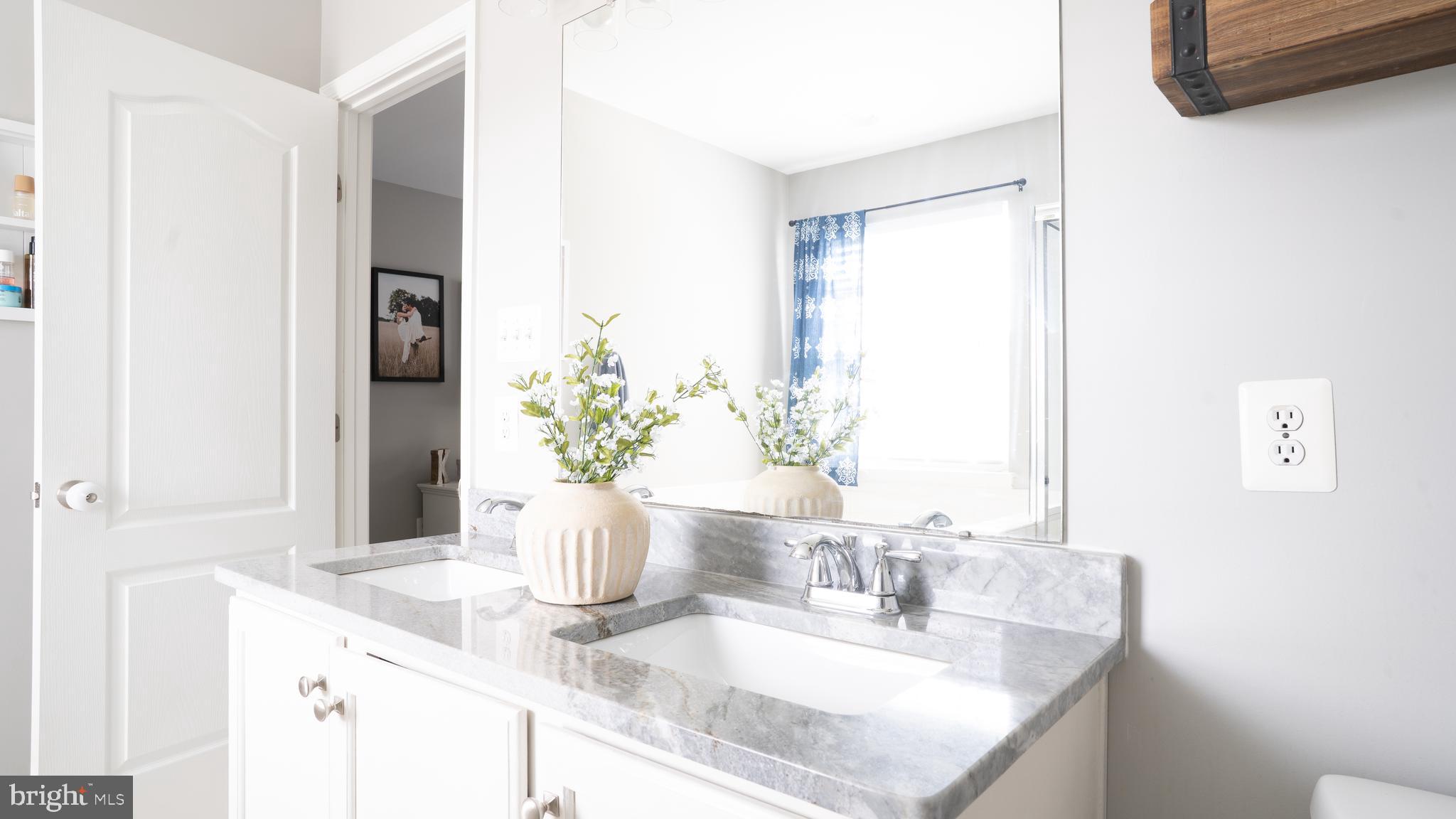 THE VILLAGE OF WASHINGTON TRAIL - Residential