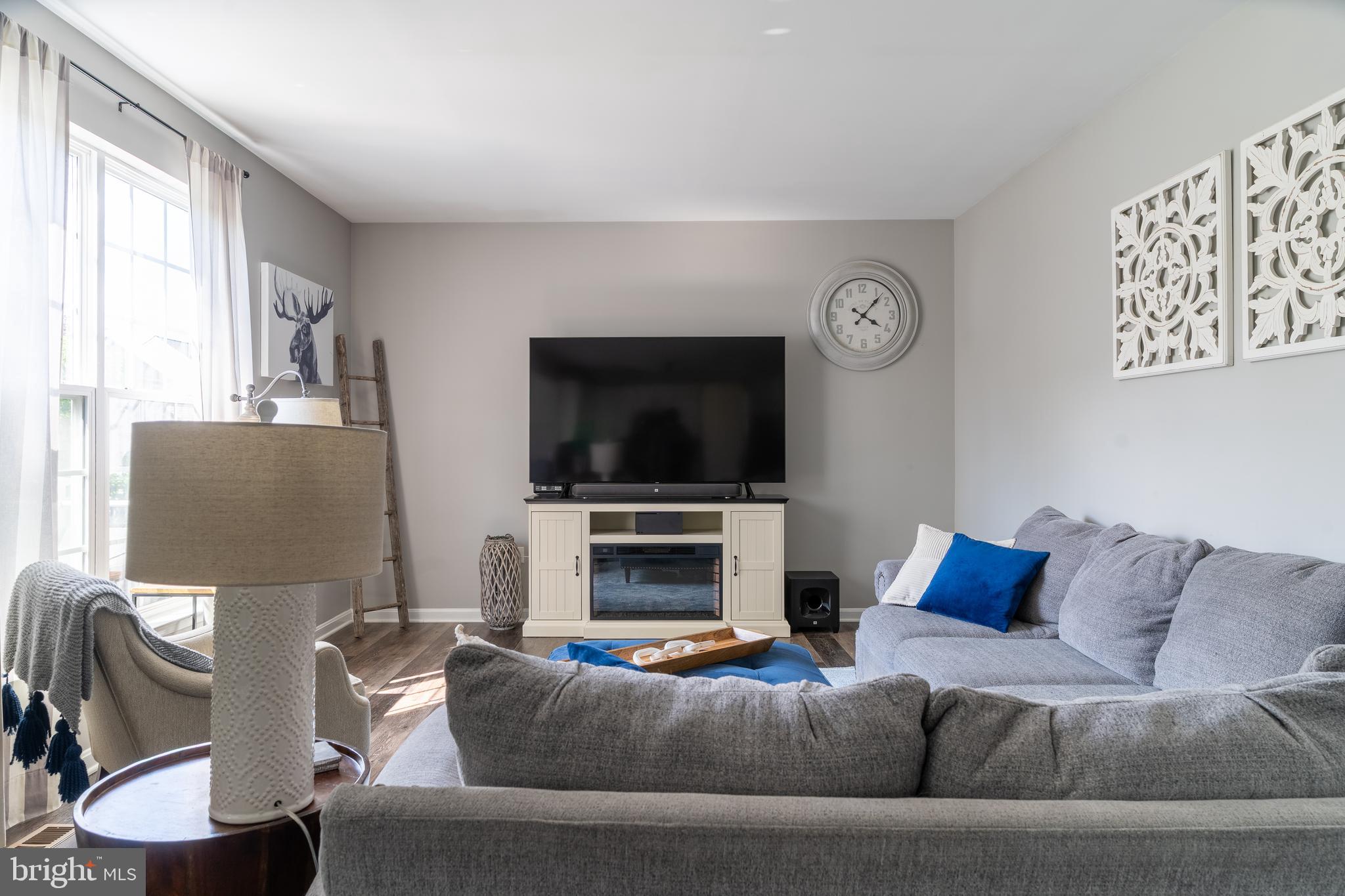 THE VILLAGE OF WASHINGTON TRAIL - Residential