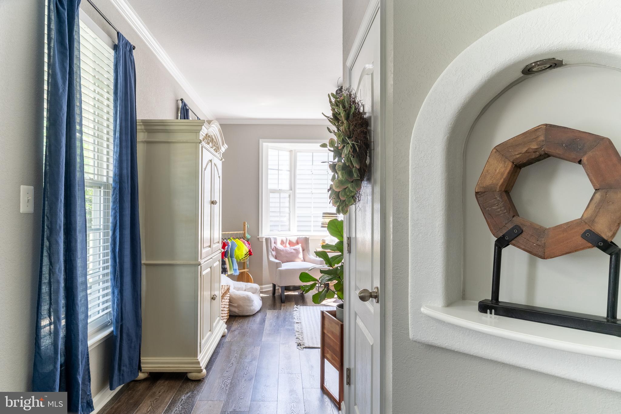 THE VILLAGE OF WASHINGTON TRAIL - Residential