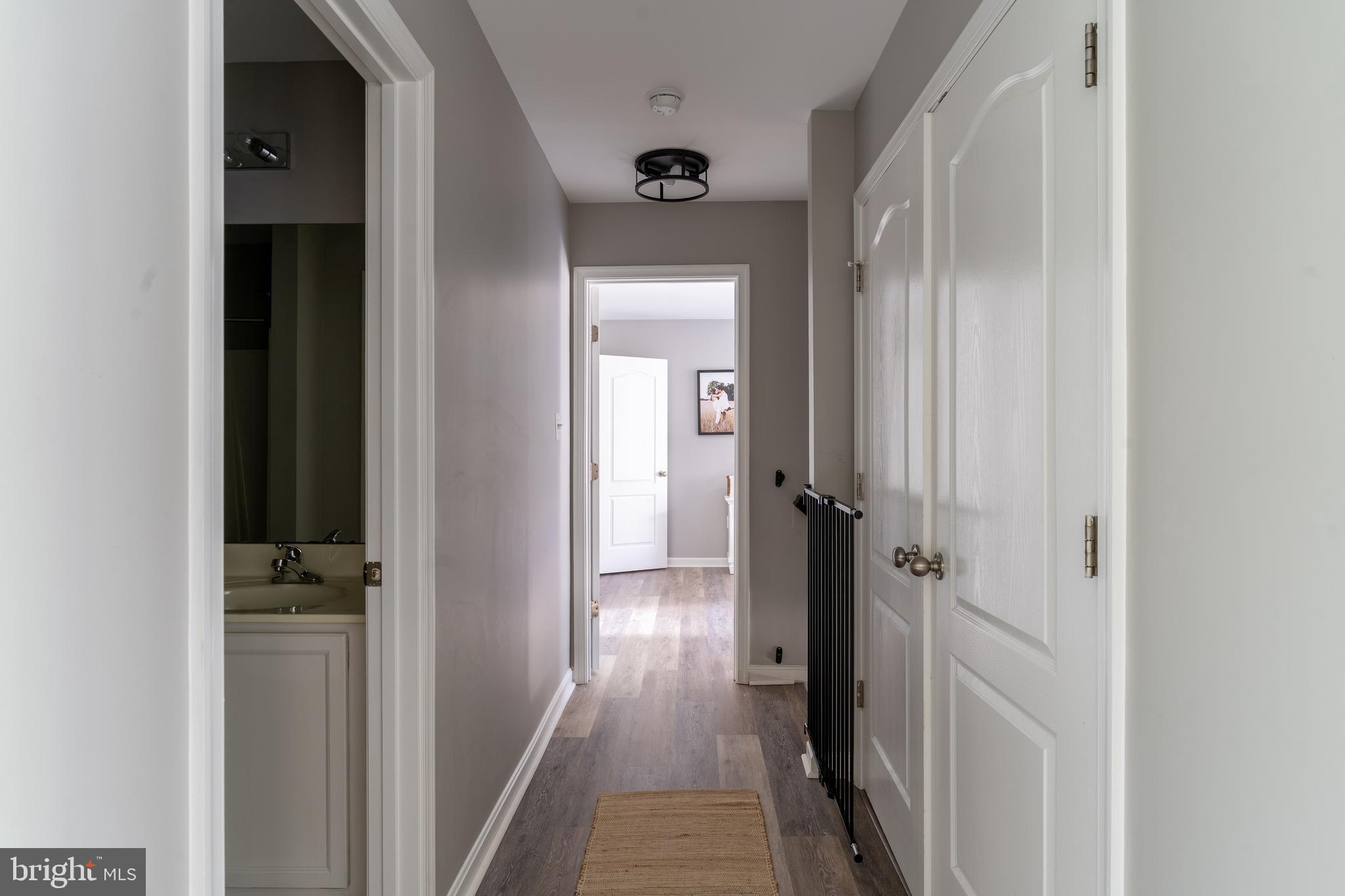 THE VILLAGE OF WASHINGTON TRAIL - Residential