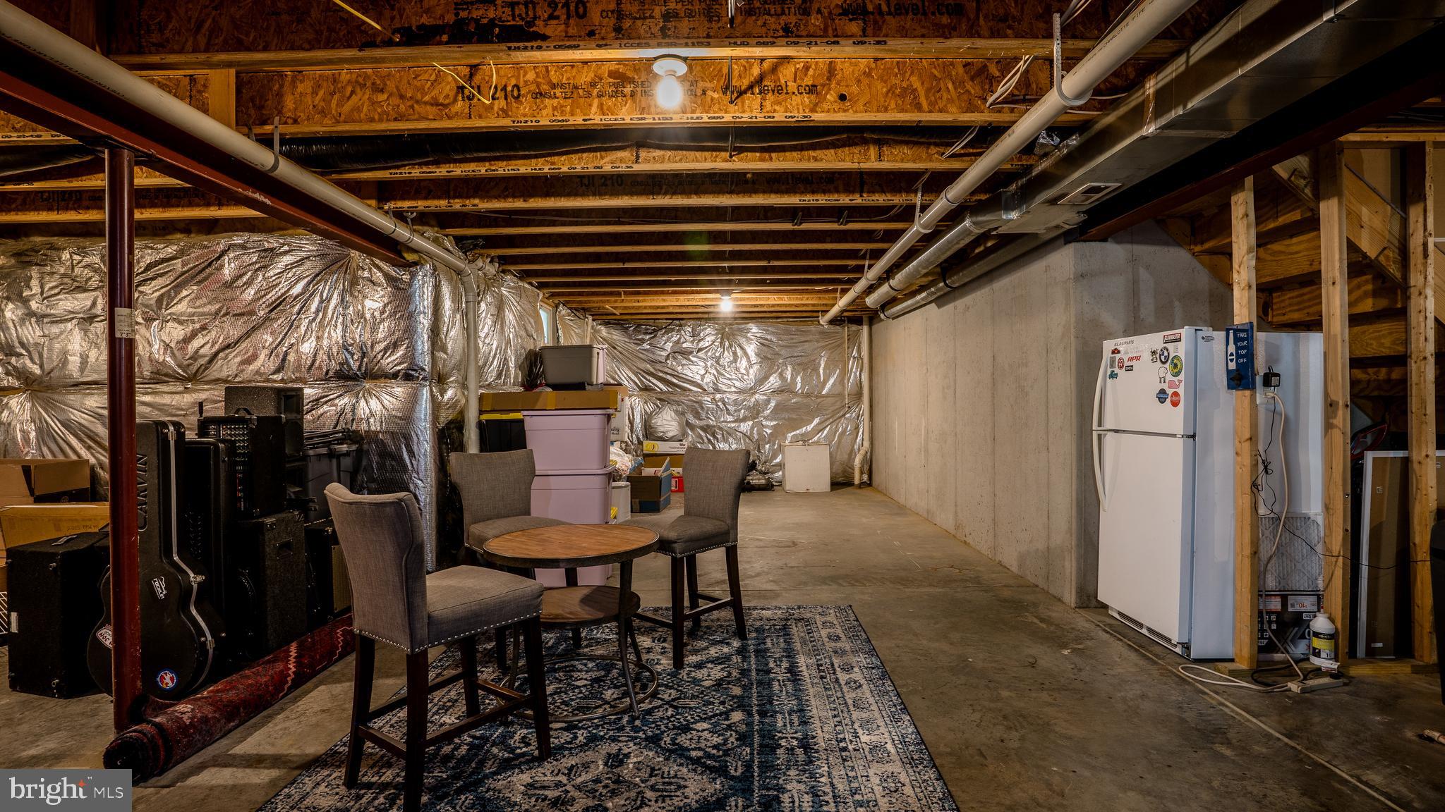 THE VILLAGE OF WASHINGTON TRAIL - Residential